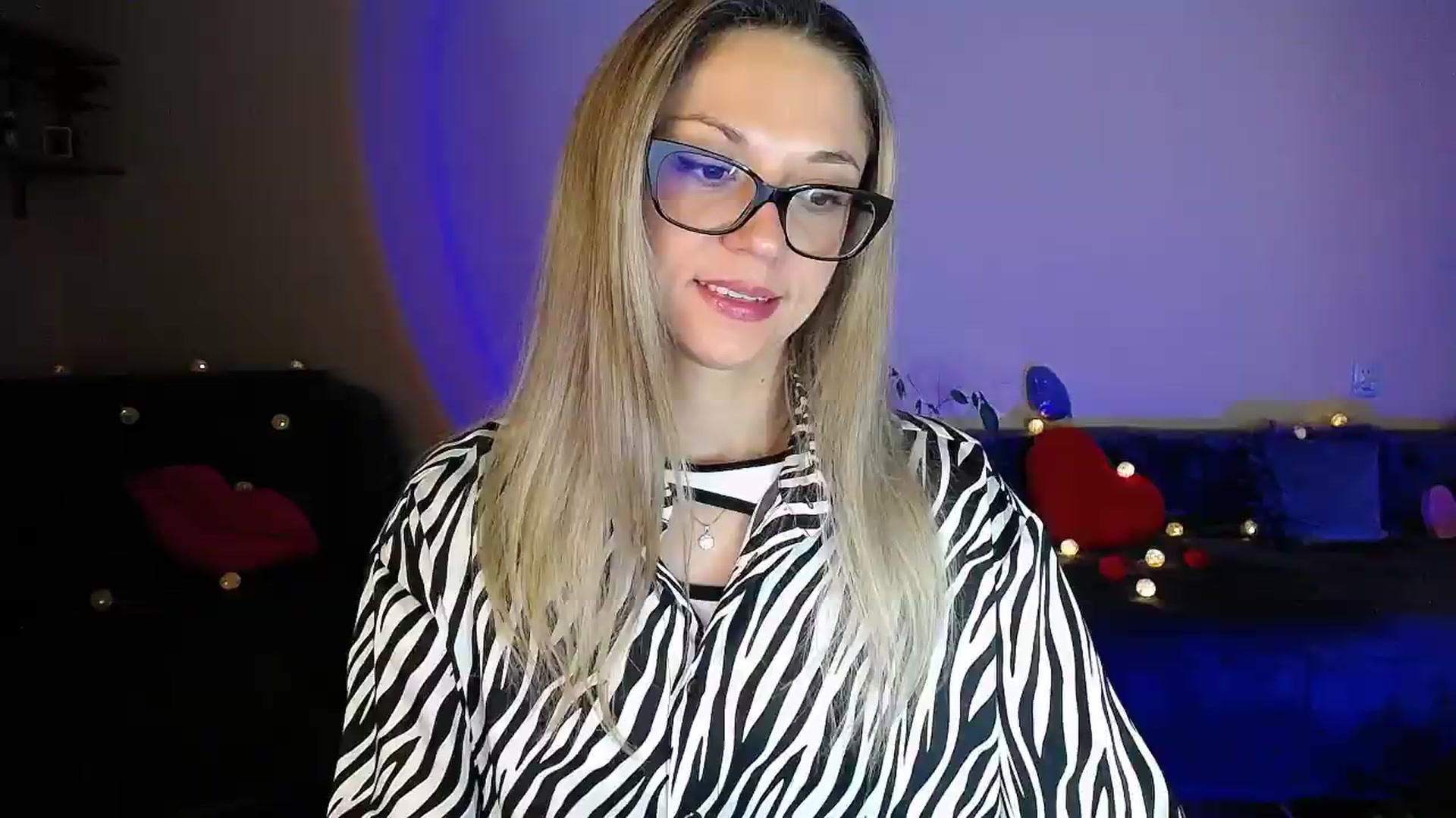 Gallery image thumbnail from Sunshine_alis's myfreecams stream on, 07/31/2026, 20:45 image 9 of 20