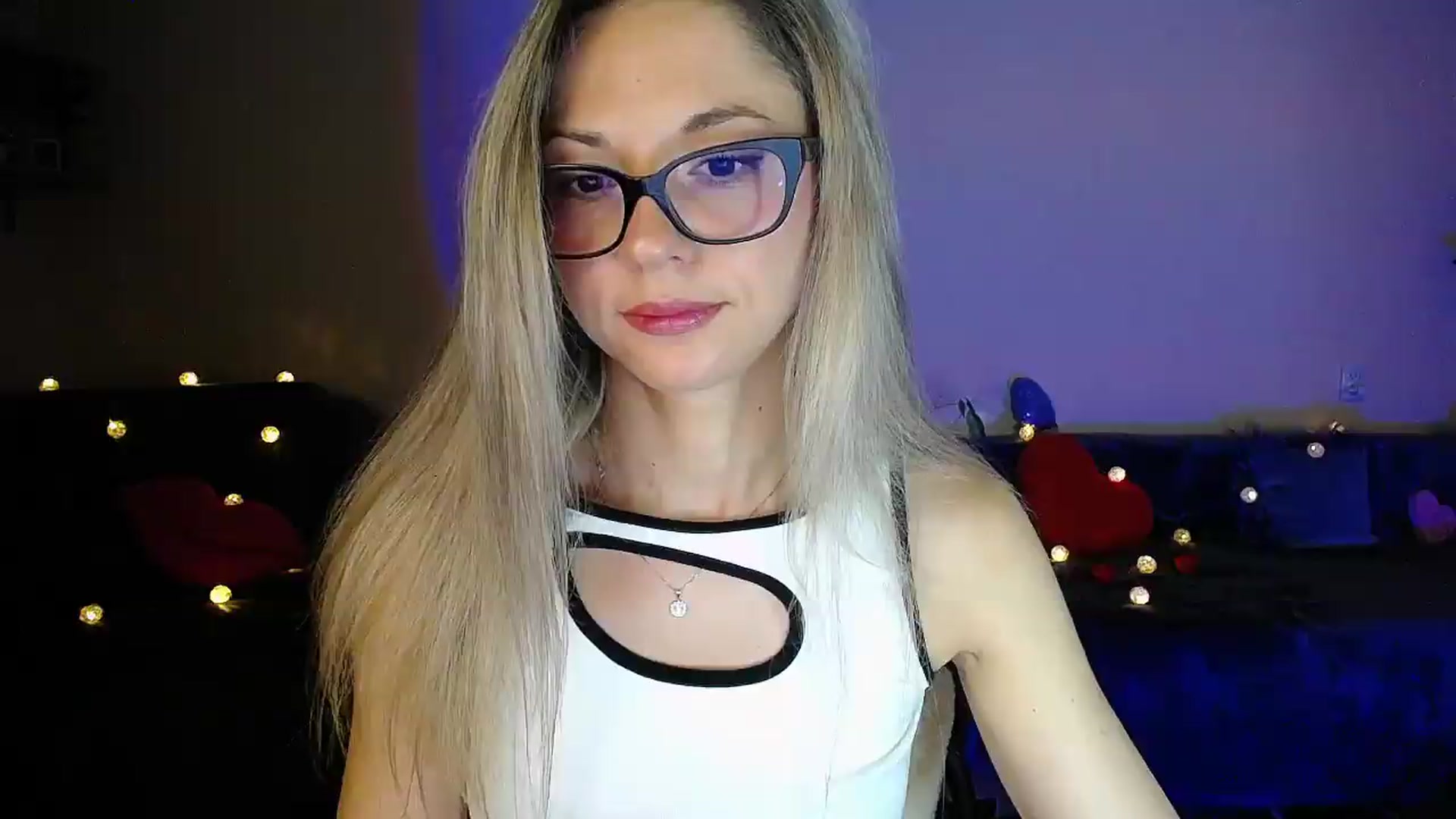 Gallery image thumbnail from Sunshine_alis's myfreecams stream on, 08/04/2026, 21:10 image 2 of 20