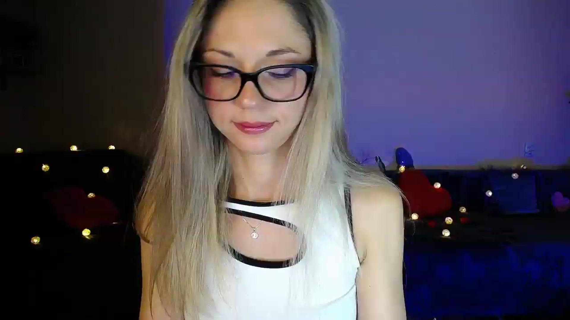 Gallery image thumbnail from Sunshine_alis's myfreecams stream on, 08/04/2026, 21:10 image 5 of 20