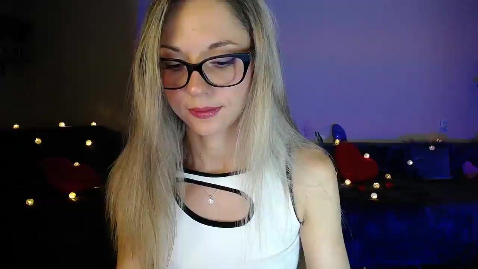 Gallery image thumbnail from Sunshine_alis's myfreecams stream on, 08/04/2026, 21:10 image 4 of 20