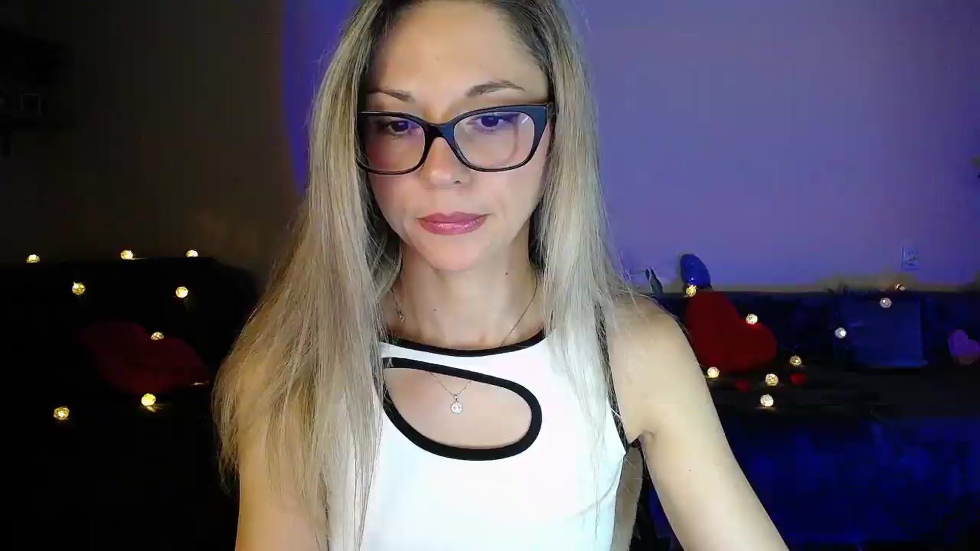 Gallery image thumbnail from Sunshine_alis's myfreecams stream on, 08/04/2026, 21:10 image 1 of 20