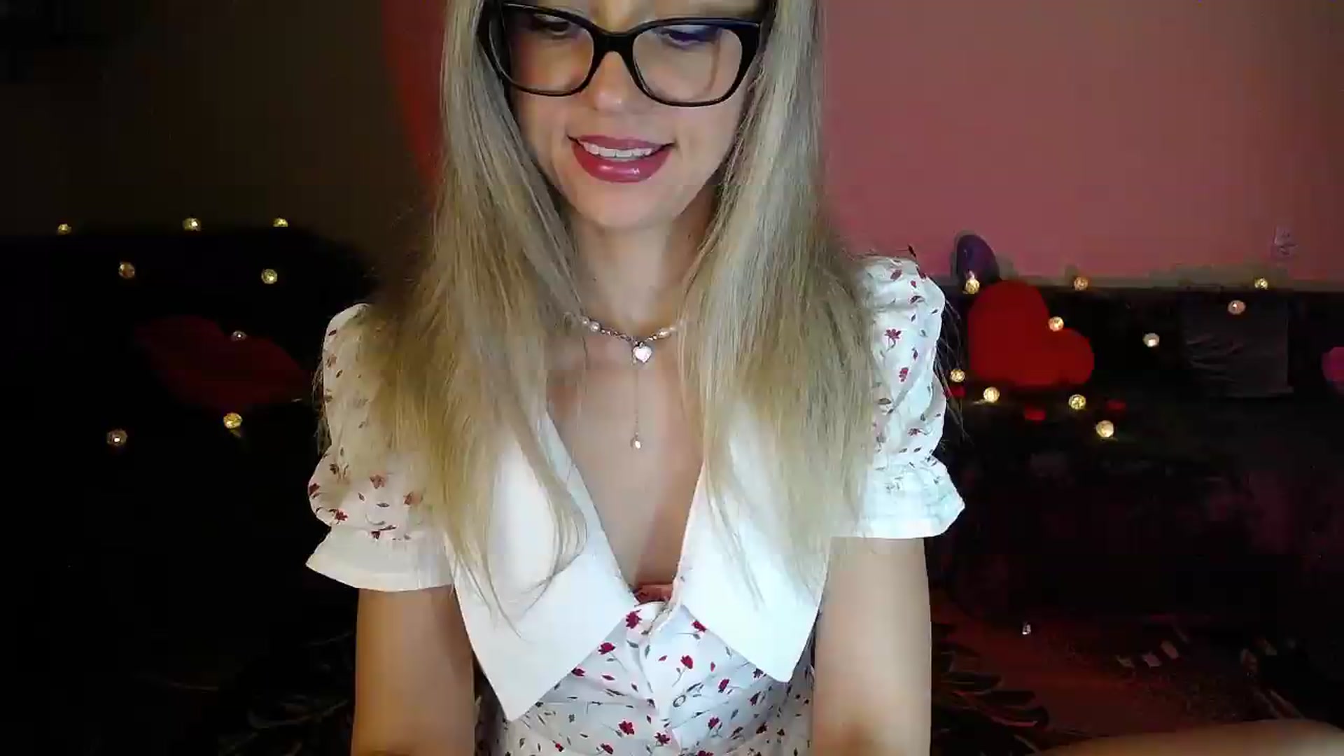 Gallery image thumbnail from Sunshine_alis's myfreecams stream on, 08/07/2026, 20:26 image 13 of 20