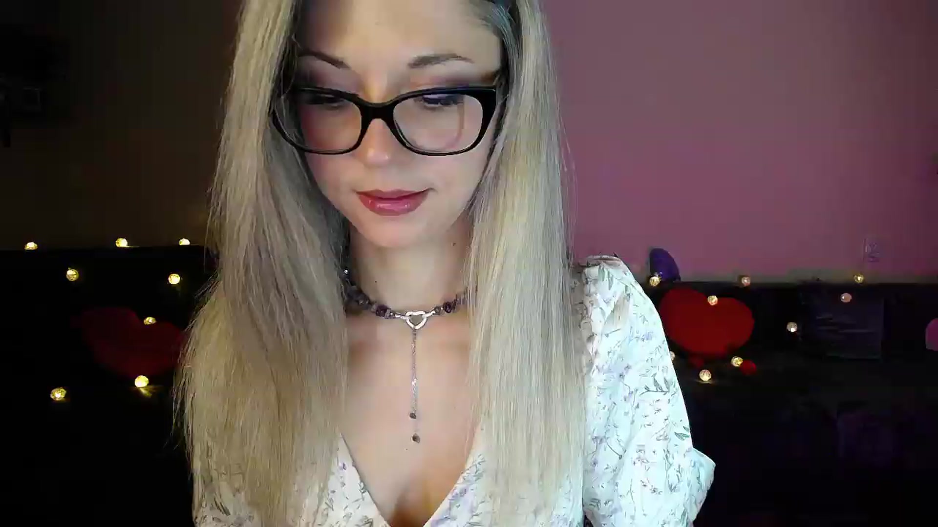 Gallery image thumbnail from Sunshine_alis's myfreecams stream on, 08/11/2026, 20:05 image 8 of 20