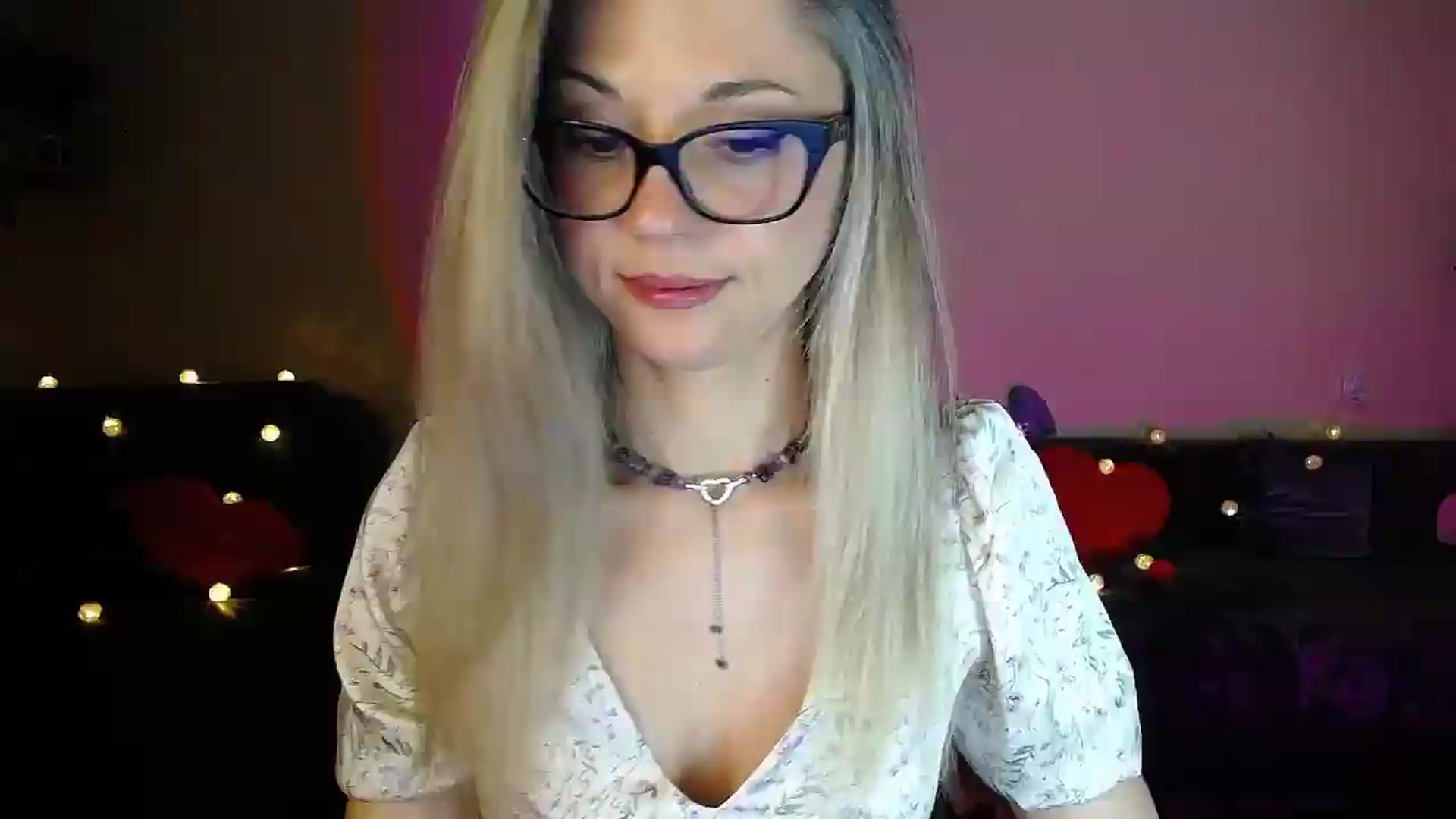 Gallery image thumbnail from Sunshine_alis's myfreecams stream on, 08/11/2026, 20:05 image 15 of 20
