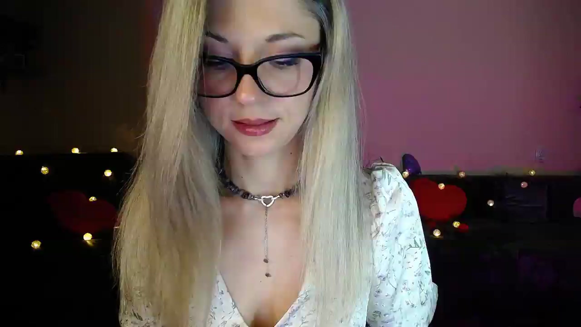 Gallery image thumbnail from Sunshine_alis's myfreecams stream on, 08/11/2026, 20:05 image 9 of 20