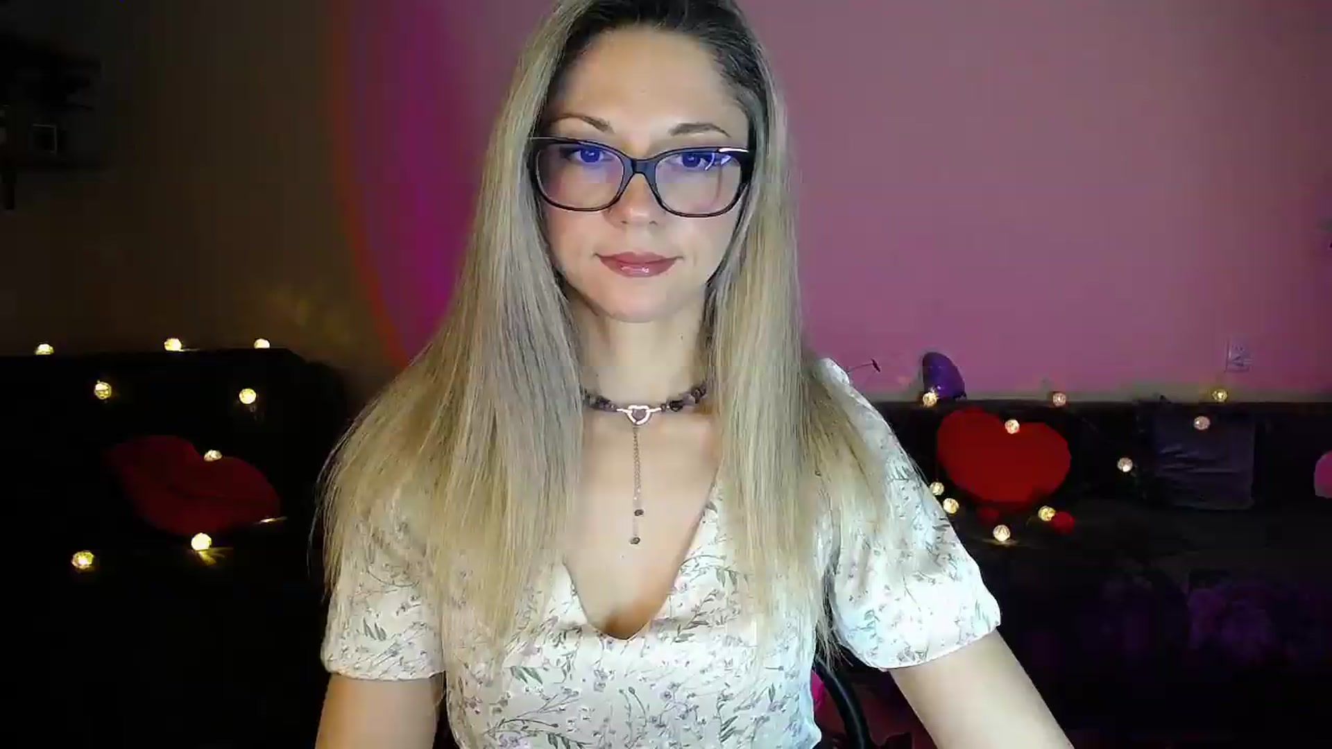 Gallery image thumbnail from Sunshine_alis's myfreecams stream on, 08/11/2026, 20:05 image 1 of 20