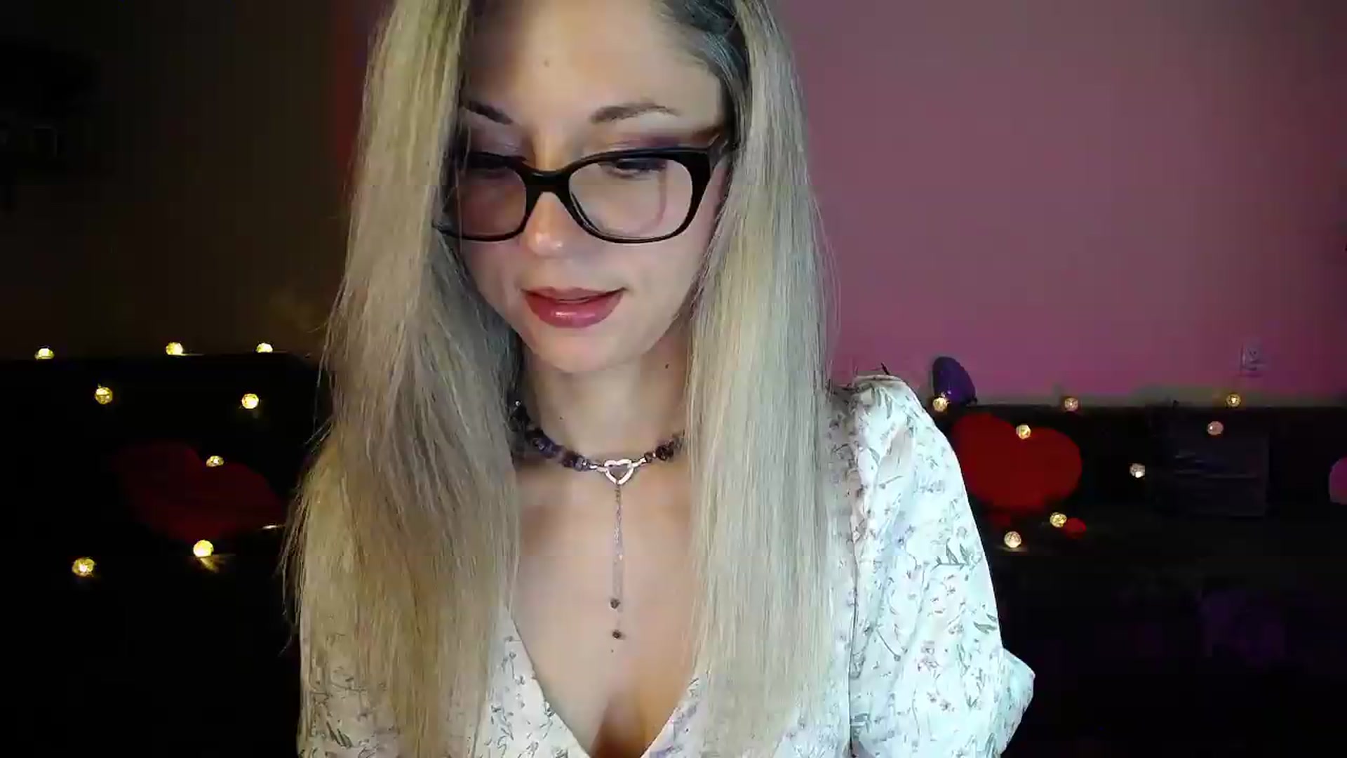 Gallery image thumbnail from Sunshine_alis's myfreecams stream on, 08/11/2026, 20:05 image 11 of 20