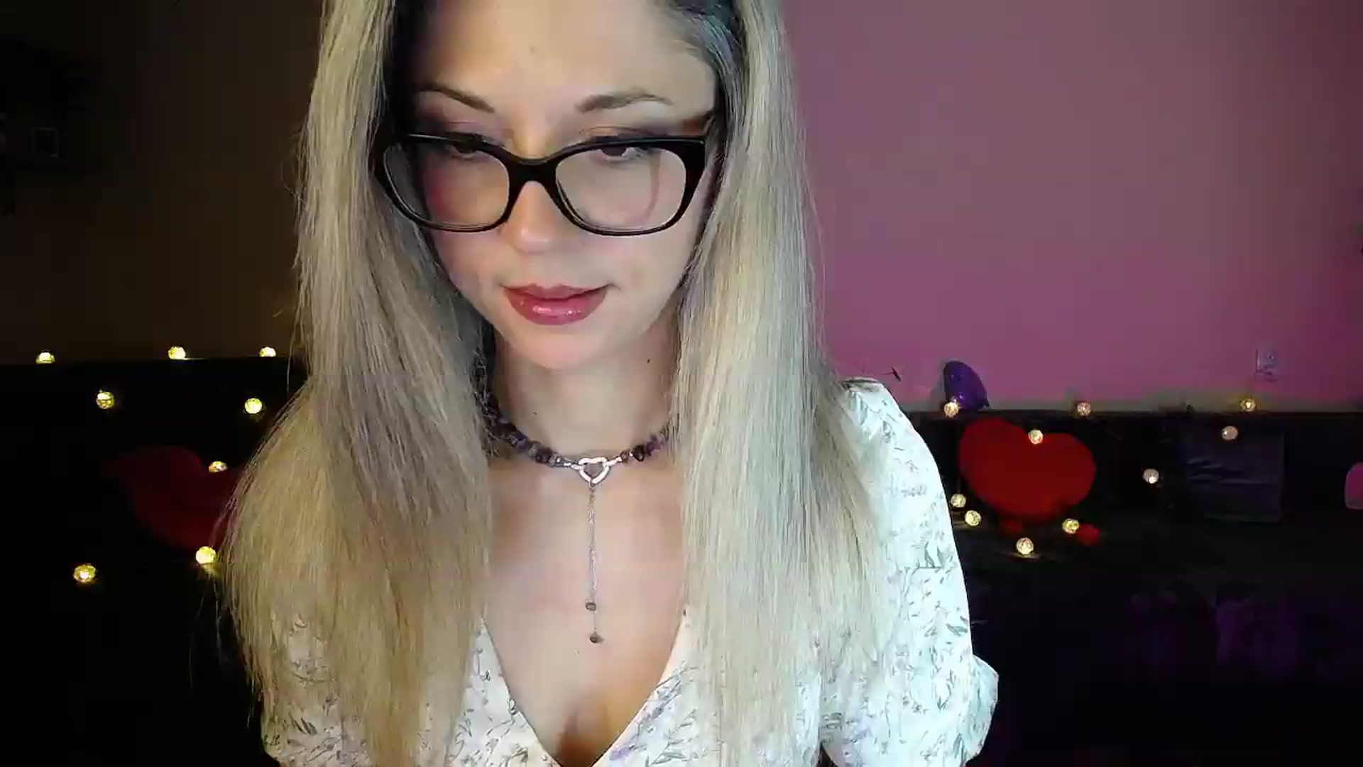 Gallery image thumbnail from Sunshine_alis's myfreecams stream on, 08/11/2026, 20:05 image 3 of 20