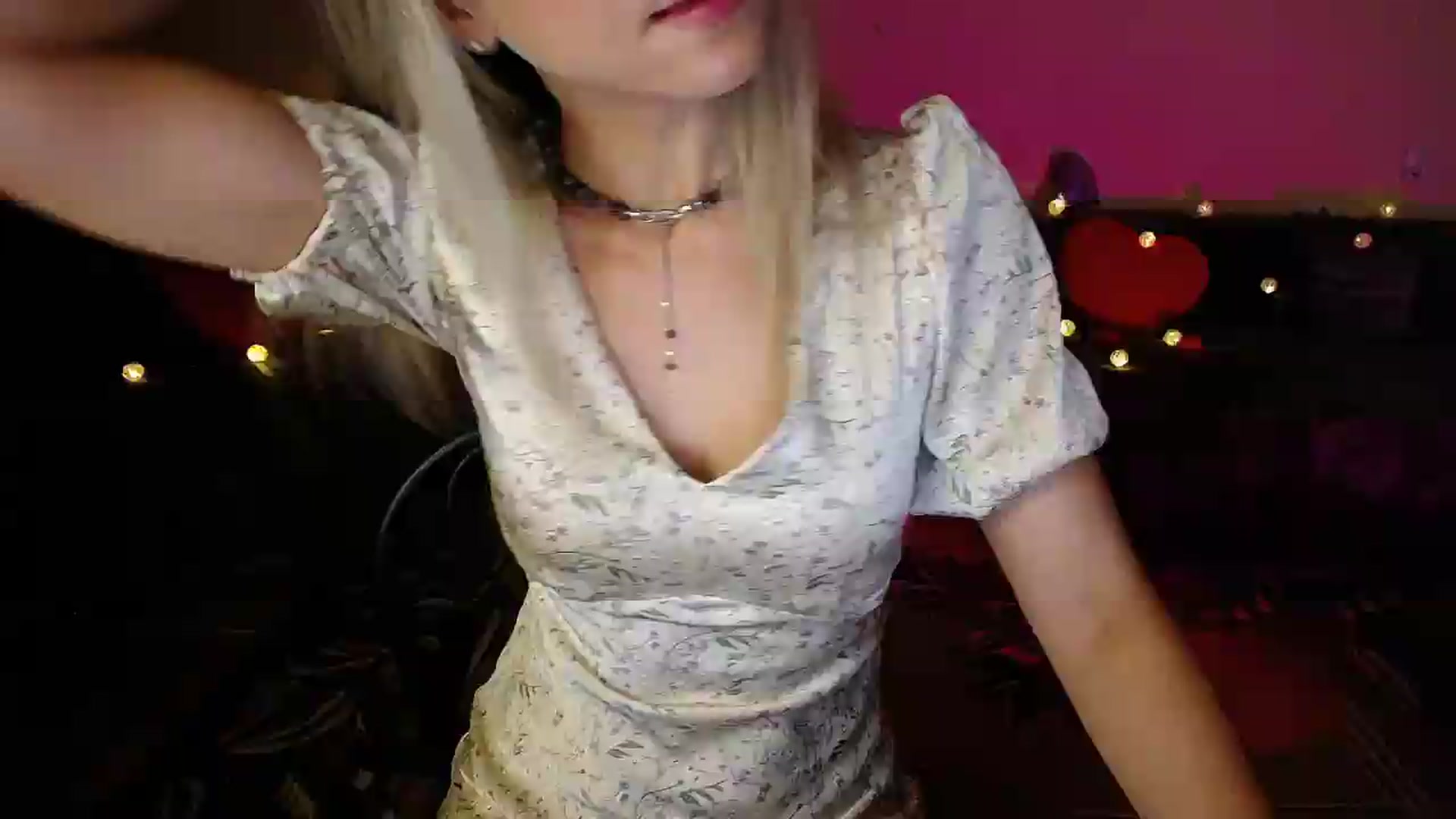 Gallery image thumbnail from Sunshine_alis's myfreecams stream on, 08/11/2026, 21:40 image 15 of 20