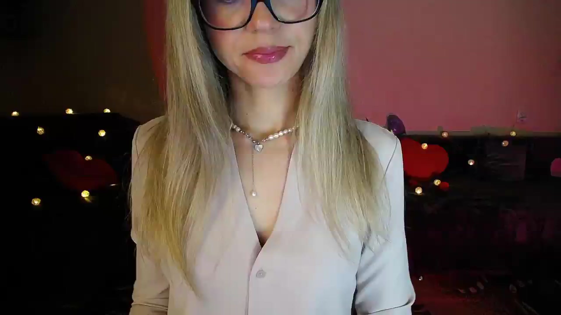 Gallery image thumbnail from Sunshine_alis's myfreecams stream on, 08/12/2026, 19:41 image 13 of 20