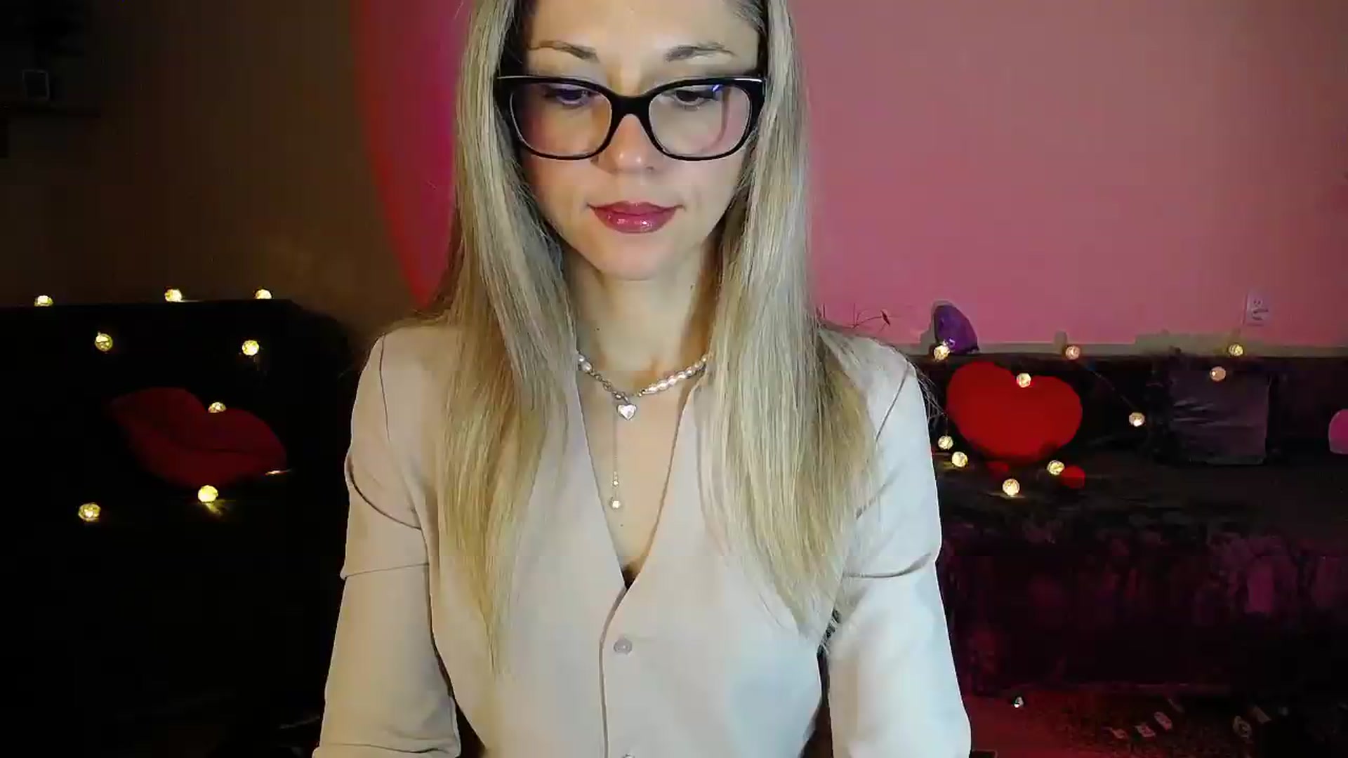 Gallery image thumbnail from Sunshine_alis's myfreecams stream on, 08/12/2026, 19:41 image 1 of 20