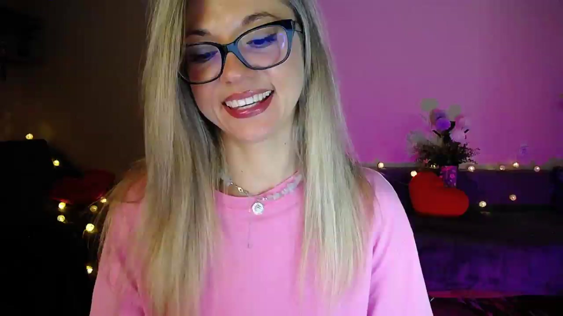 Gallery image thumbnail from Sunshine_alis's myfreecams stream on, 08/17/2026, 20:30 image 2 of 20
