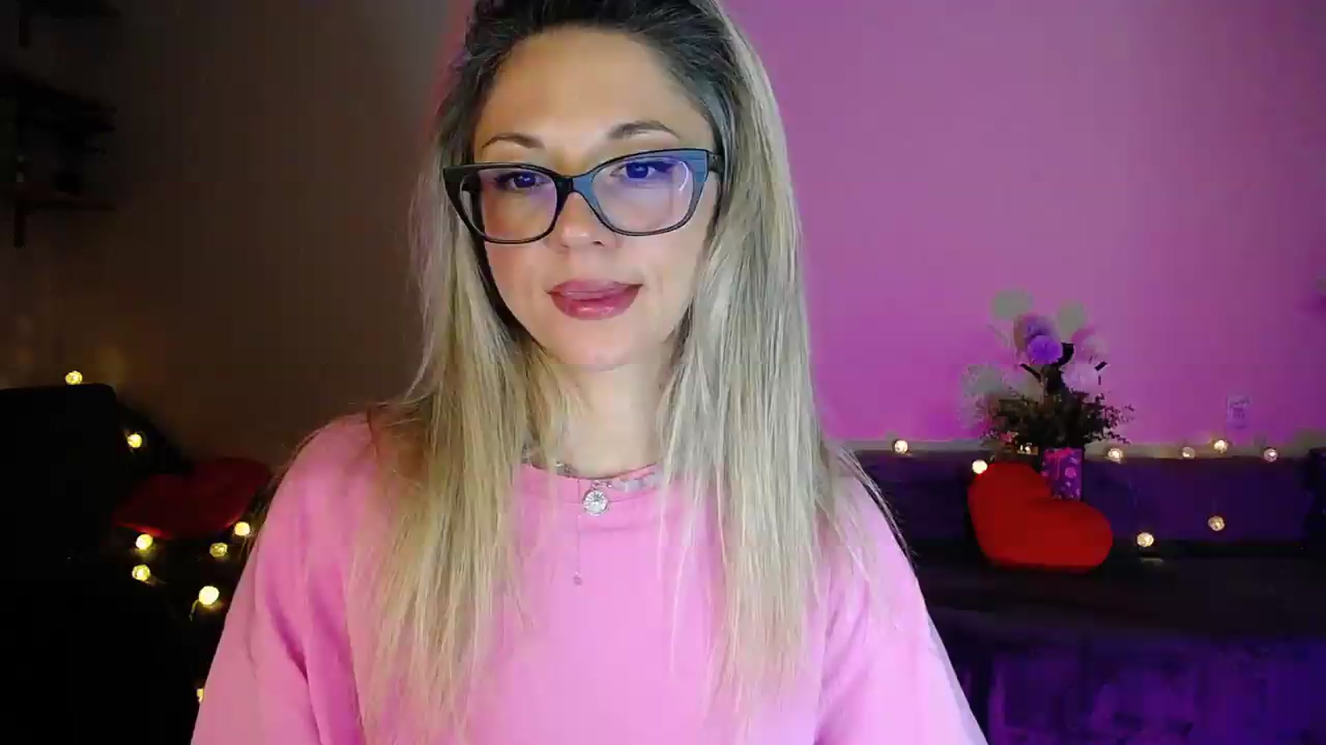 Gallery image thumbnail from Sunshine_alis's myfreecams stream on, 08/17/2026, 20:30 image 18 of 20