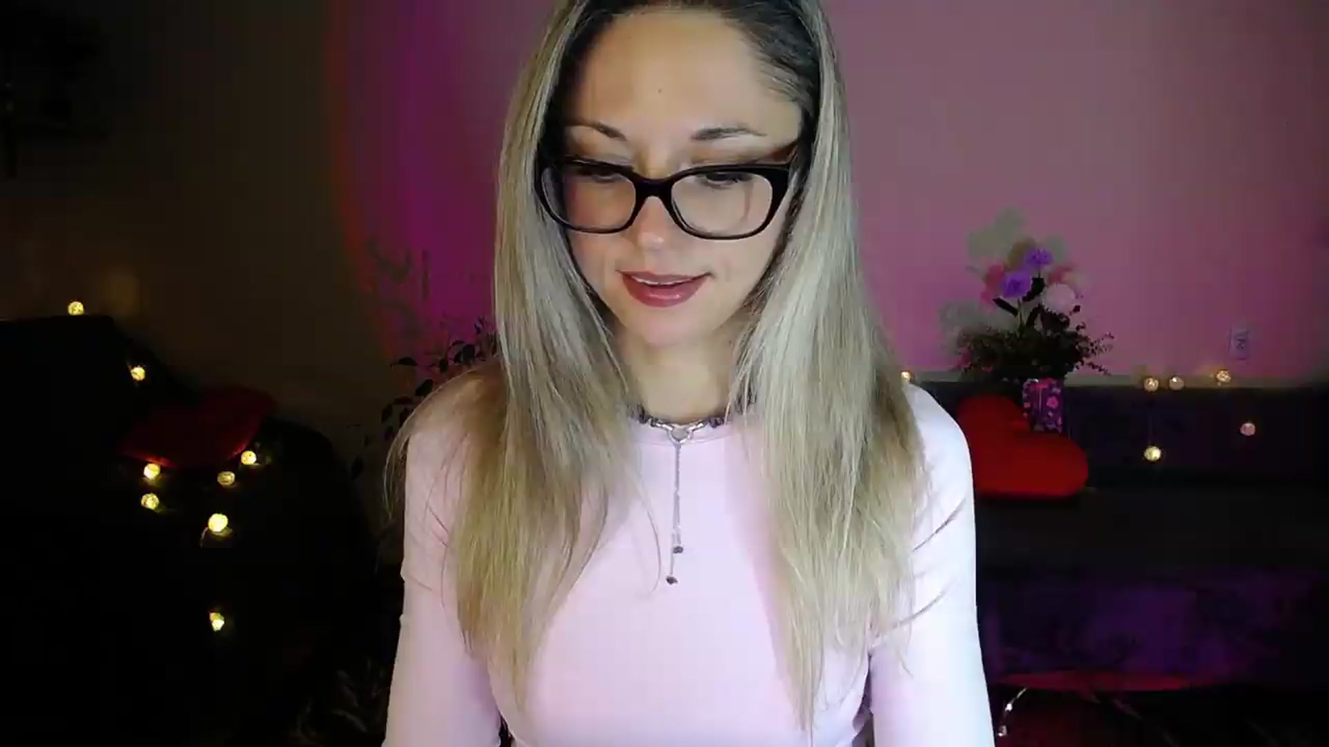 Gallery image thumbnail from Sunshine_alis's myfreecams stream on, 08/18/2026, 20:16 image 6 of 20
