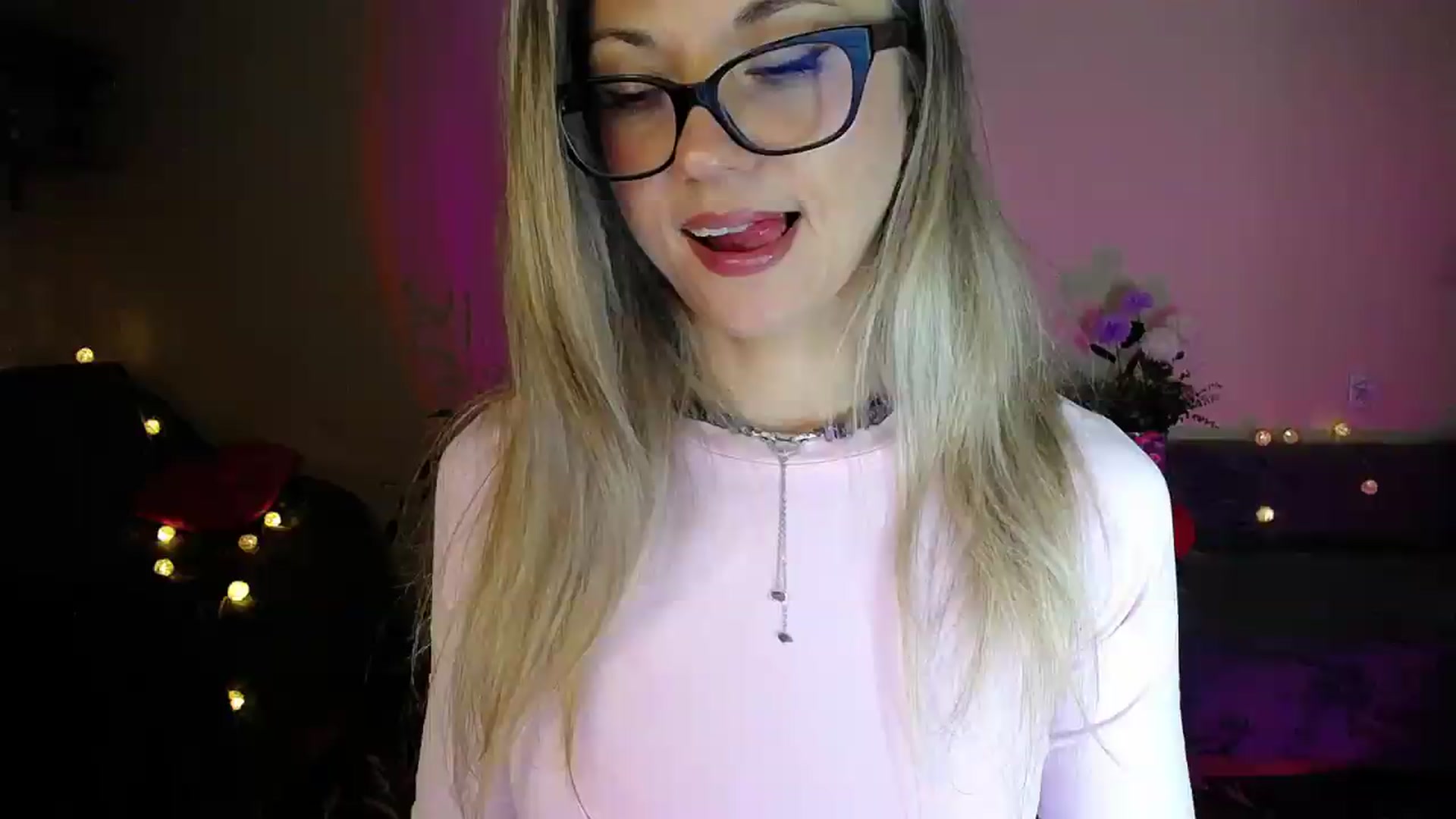 Gallery image thumbnail from Sunshine_alis's myfreecams stream on, 08/18/2026, 20:16 image 17 of 20