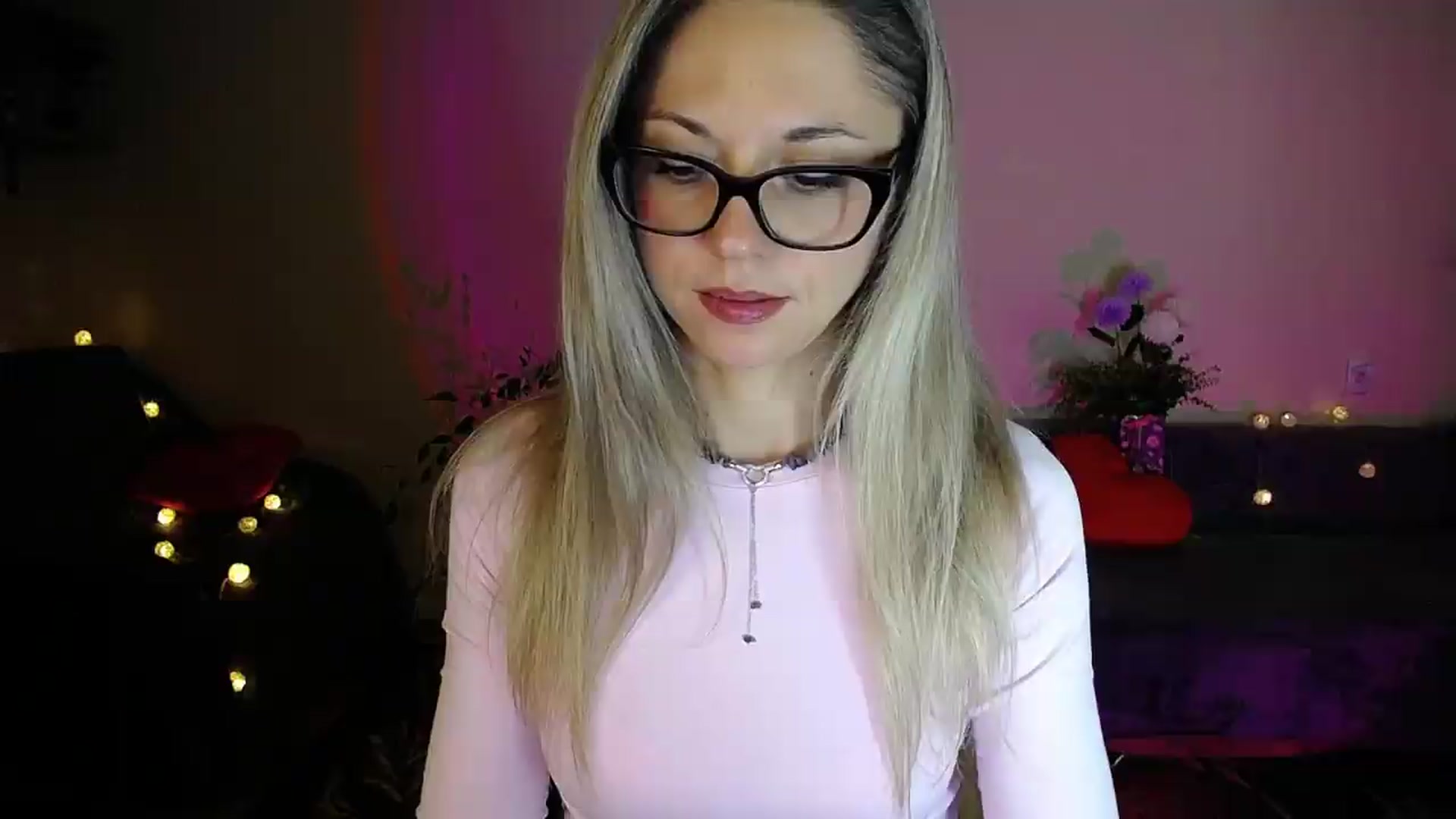 Gallery image thumbnail from Sunshine_alis's myfreecams stream on, 08/18/2026, 20:16 image 4 of 20