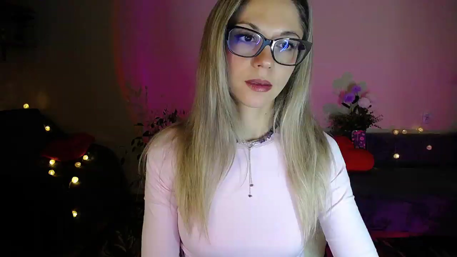 Gallery image thumbnail from Sunshine_alis's myfreecams stream on, 08/18/2026, 20:16 image 3 of 20