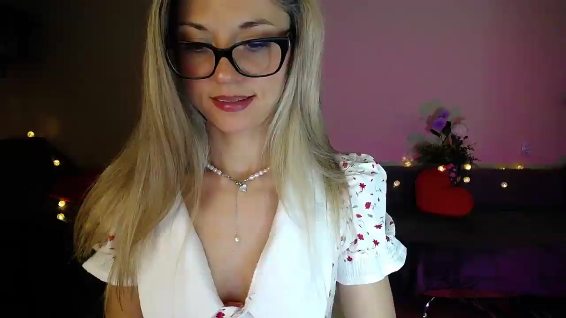 Gallery image thumbnail from Sunshine_alis's myfreecams stream on, 08/20/2026, 20:55 image 10 of 20