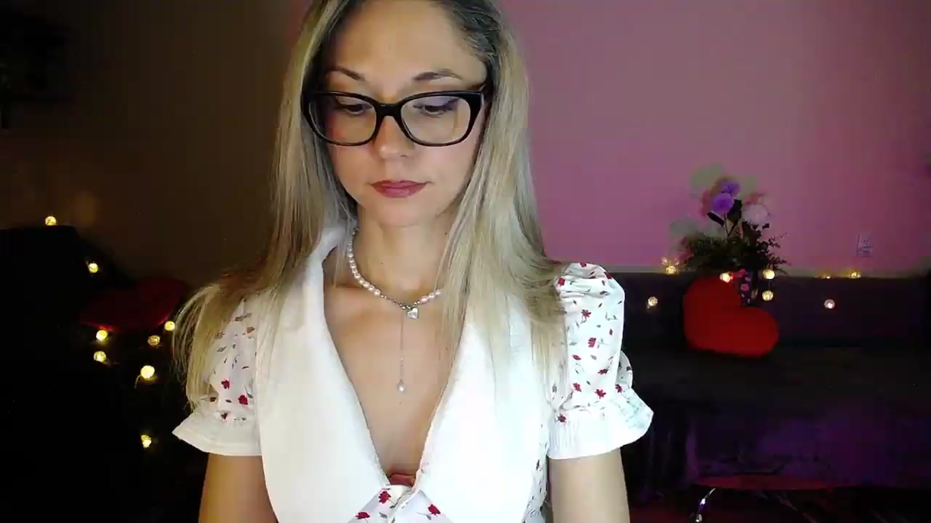 Gallery image thumbnail from Sunshine_alis's myfreecams stream on, 08/20/2026, 20:55 image 11 of 20