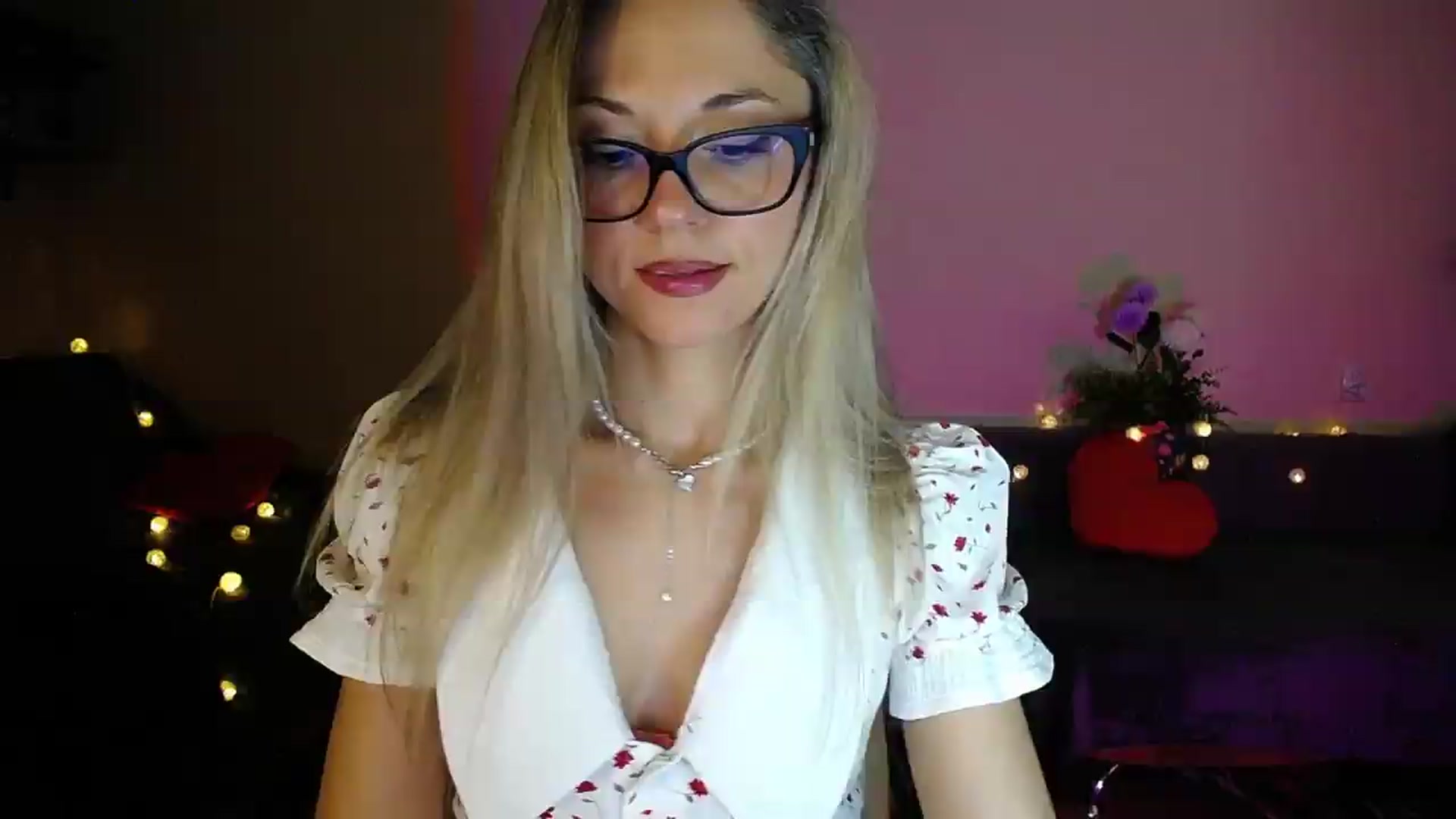 Gallery image thumbnail from Sunshine_alis's myfreecams stream on, 08/20/2026, 20:55 image 8 of 20