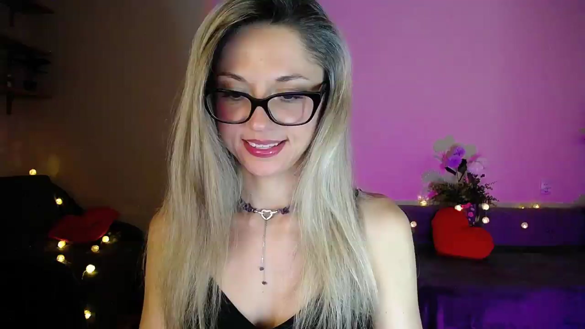 Gallery image thumbnail from Sunshine_alis's myfreecams stream on, 08/21/2026, 21:32 image 9 of 20