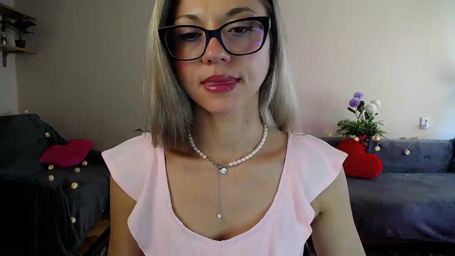 Gallery image thumbnail from Sunshine_alis's myfreecams stream on, 08/22/2026, 13:34 image 8 of 20