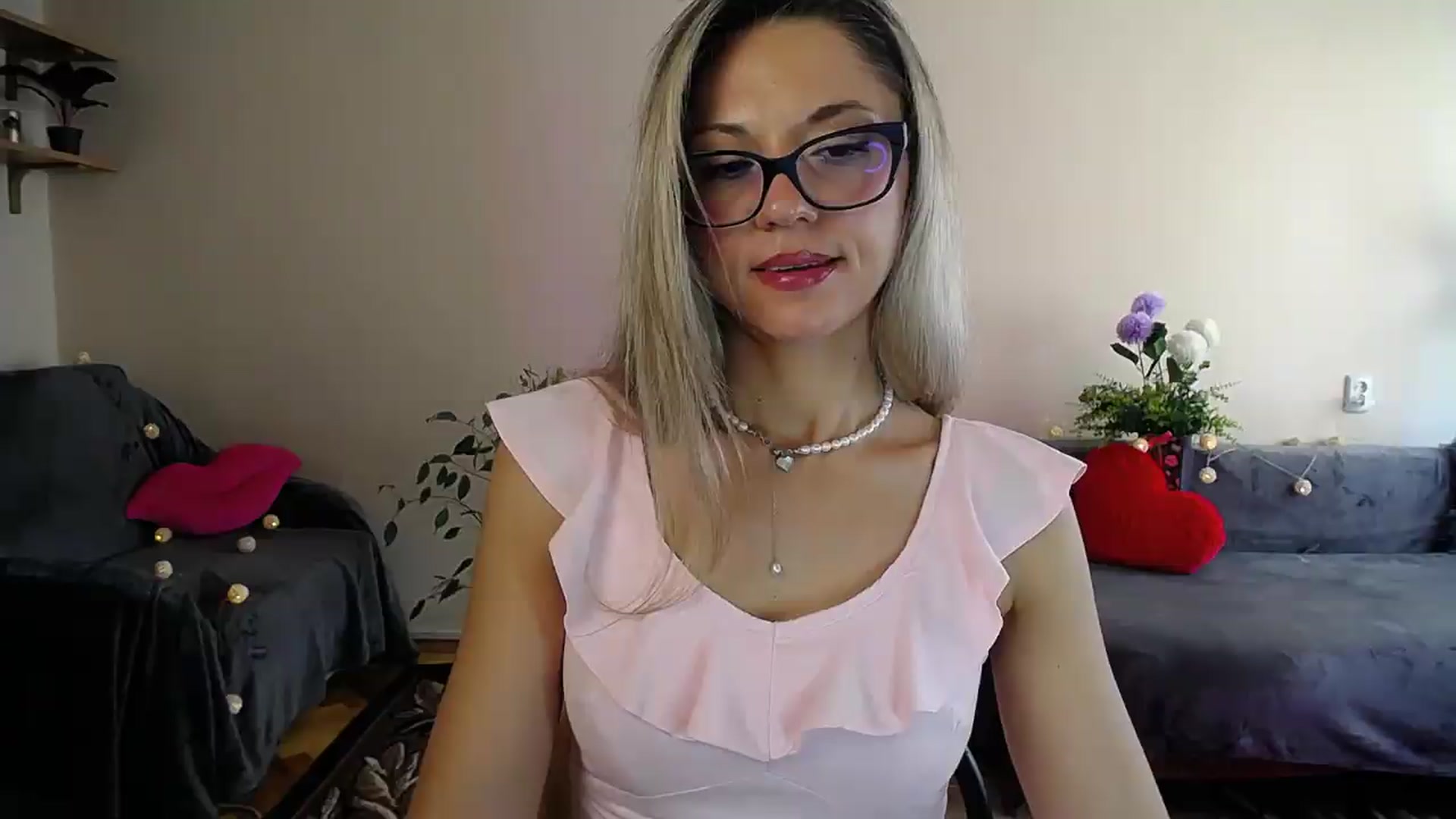 Gallery image thumbnail from Sunshine_alis's myfreecams stream on, 08/22/2026, 13:34 image 13 of 20