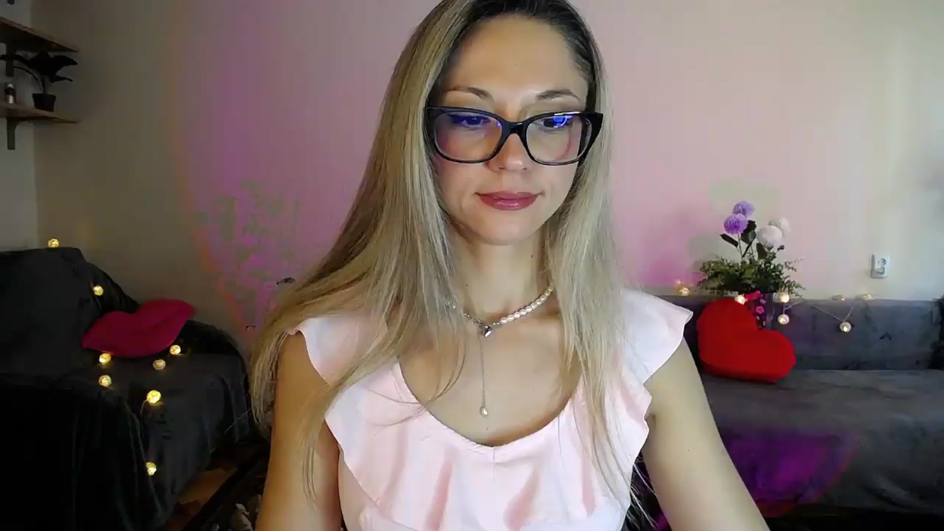 Gallery image thumbnail from Sunshine_alis's myfreecams stream on, 08/22/2026, 16:14 image 2 of 20