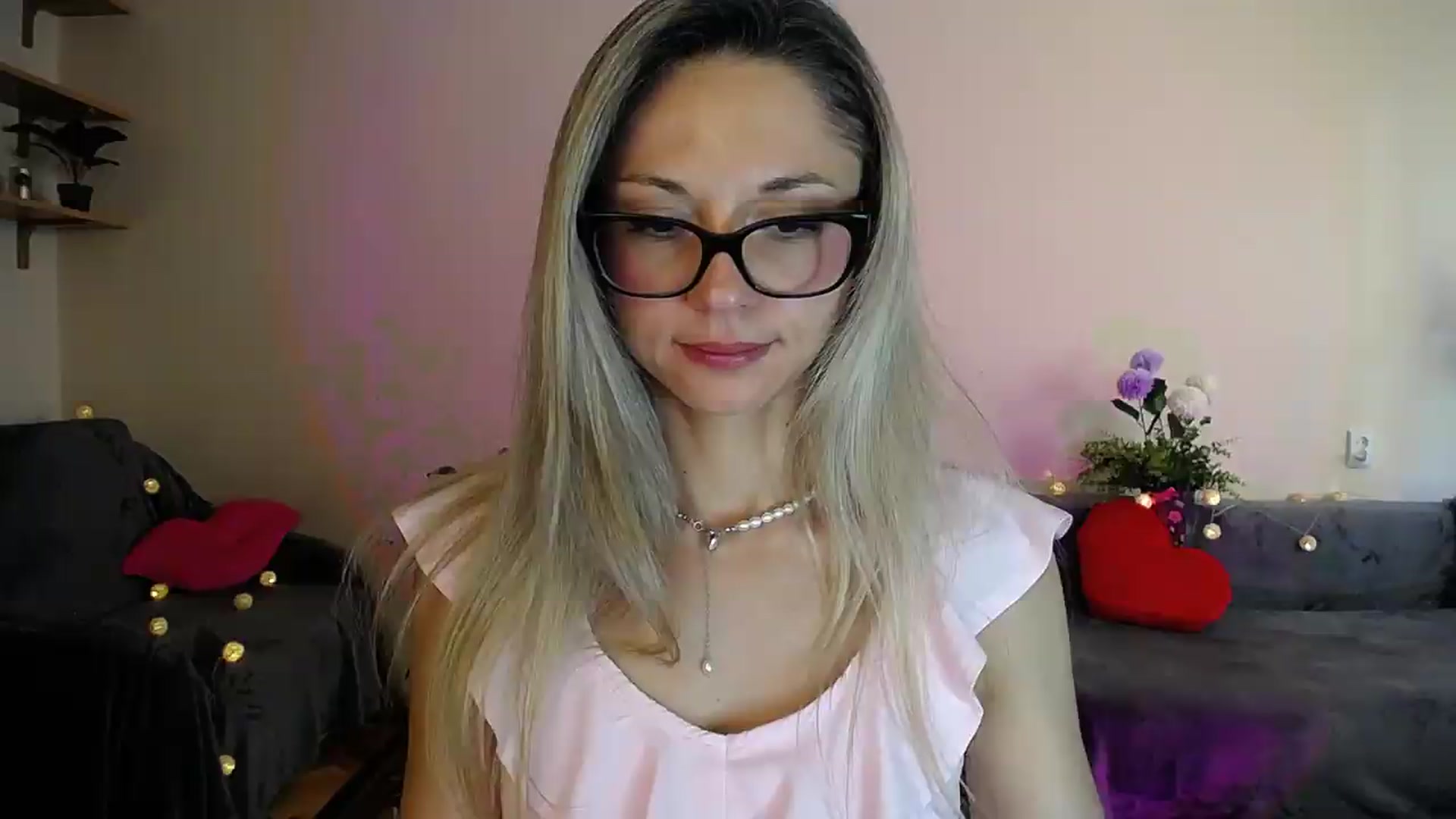 Gallery image thumbnail from Sunshine_alis's myfreecams stream on, 08/22/2026, 16:14 image 19 of 20