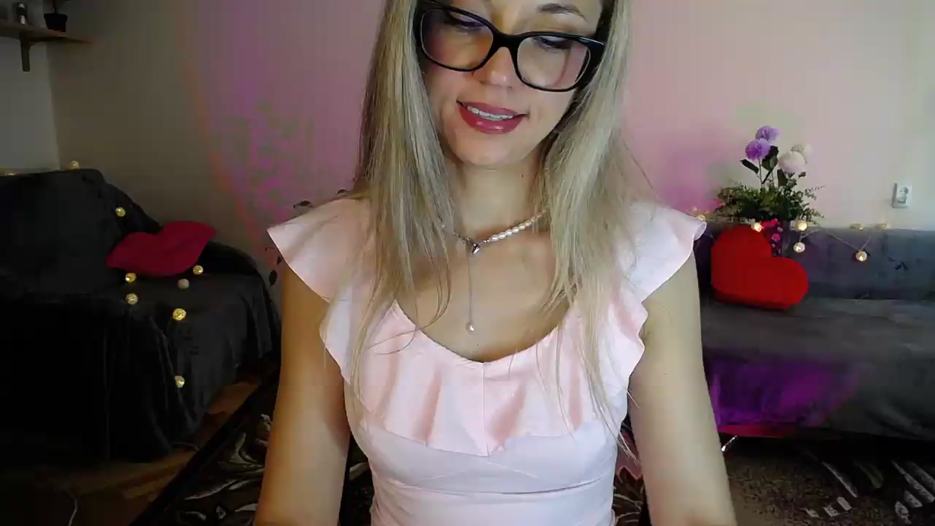 Gallery image thumbnail from Sunshine_alis's myfreecams stream on, 08/22/2026, 16:14 image 12 of 20