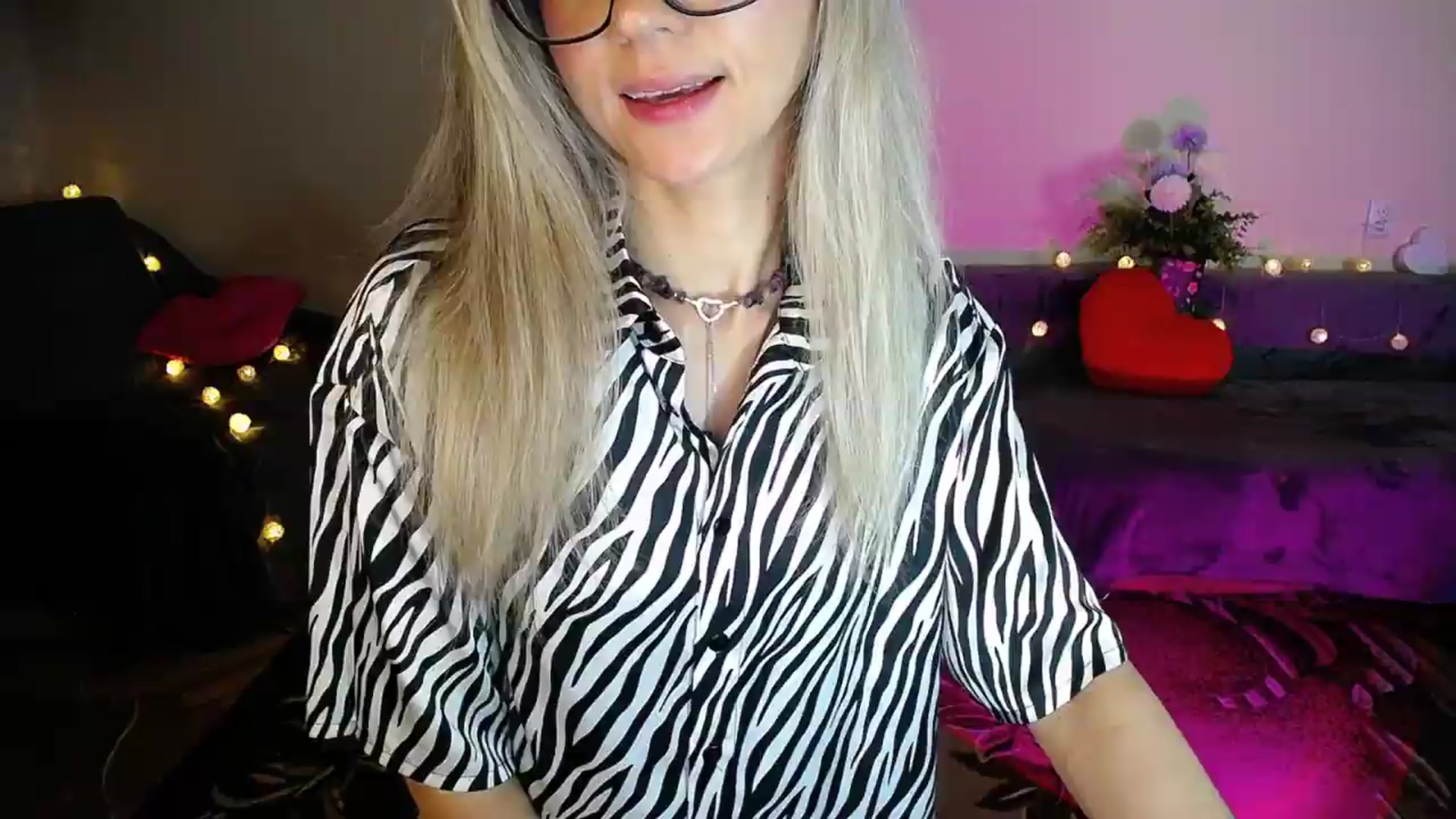Gallery image thumbnail from Sunshine_alis's myfreecams stream on, 08/29/2026, 22:56 image 15 of 20