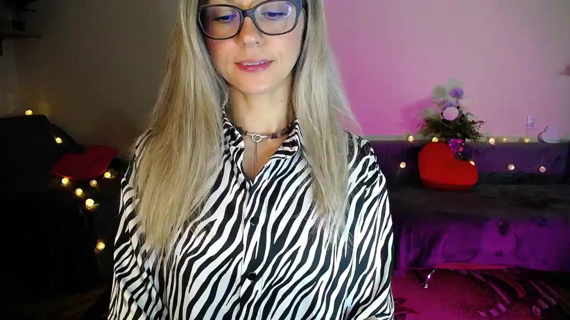 Gallery image thumbnail from Sunshine_alis's myfreecams stream on, 08/29/2026, 22:56 image 16 of 20
