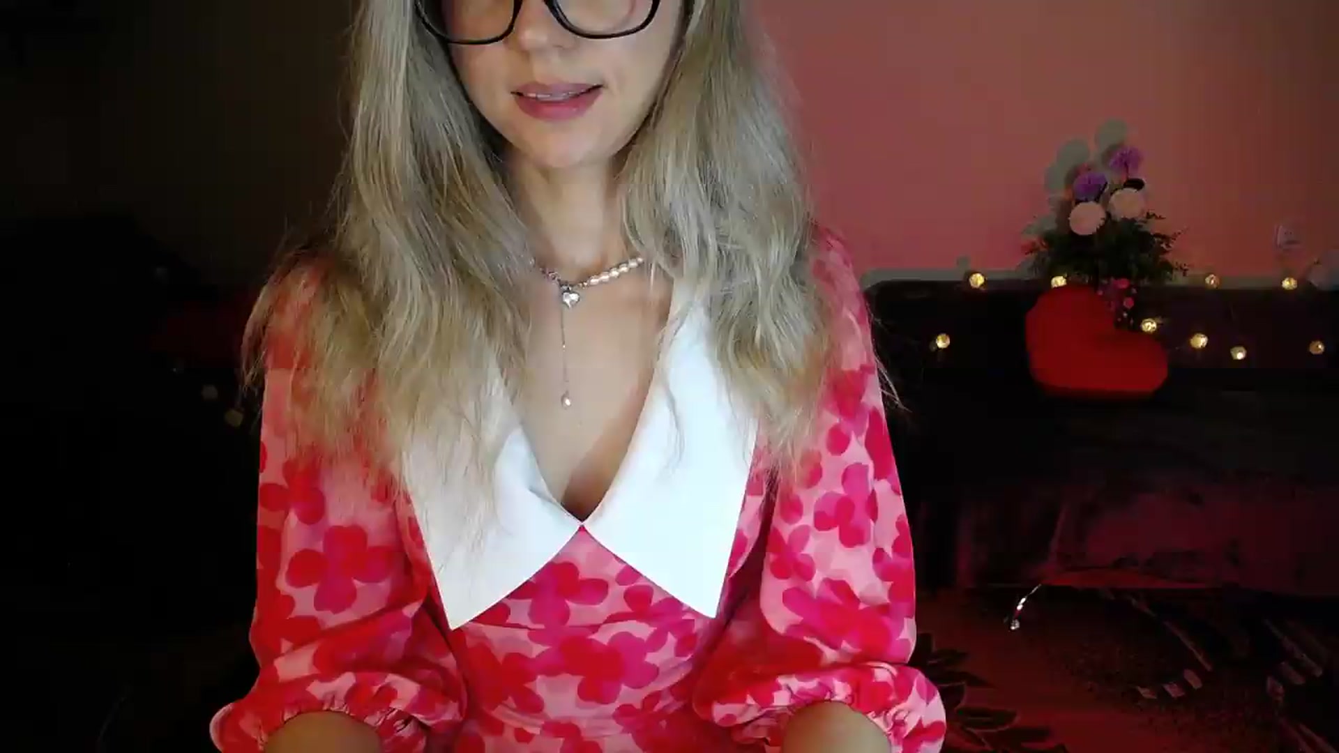 Gallery image thumbnail from Sunshine_alis's myfreecams stream on, 08/31/2026, 20:16 image 19 of 20