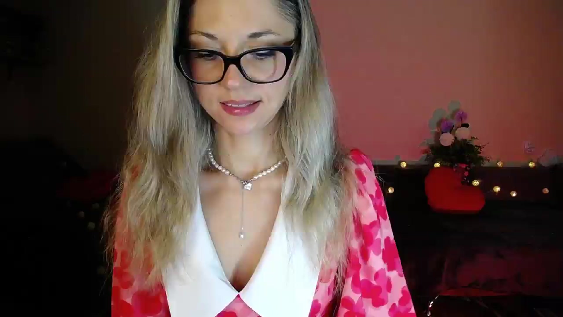 Gallery image thumbnail from Sunshine_alis's myfreecams stream on, 08/31/2026, 20:16 image 6 of 20