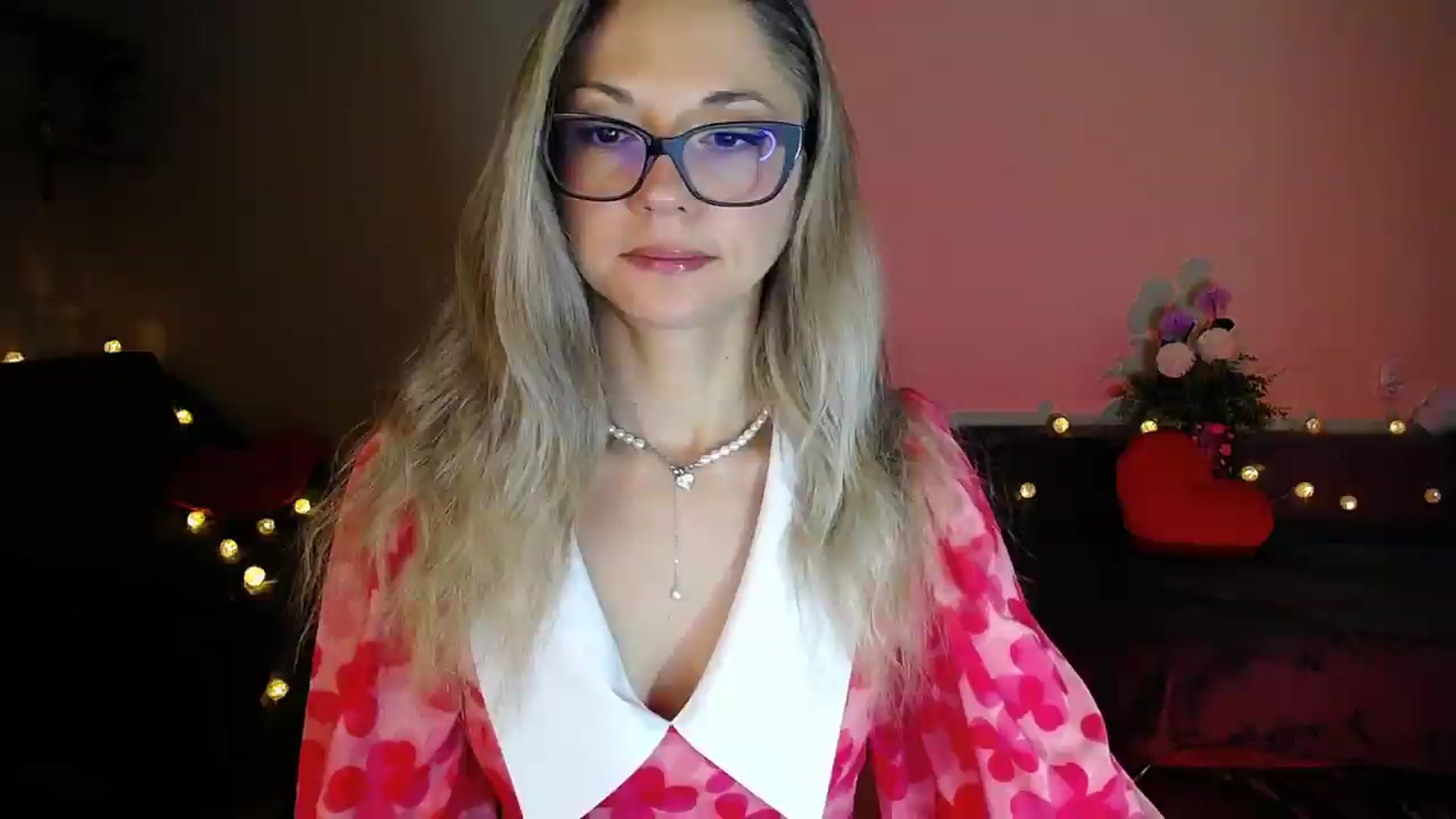 Gallery image thumbnail from Sunshine_alis's myfreecams stream on, 08/31/2026, 20:16 image 2 of 20