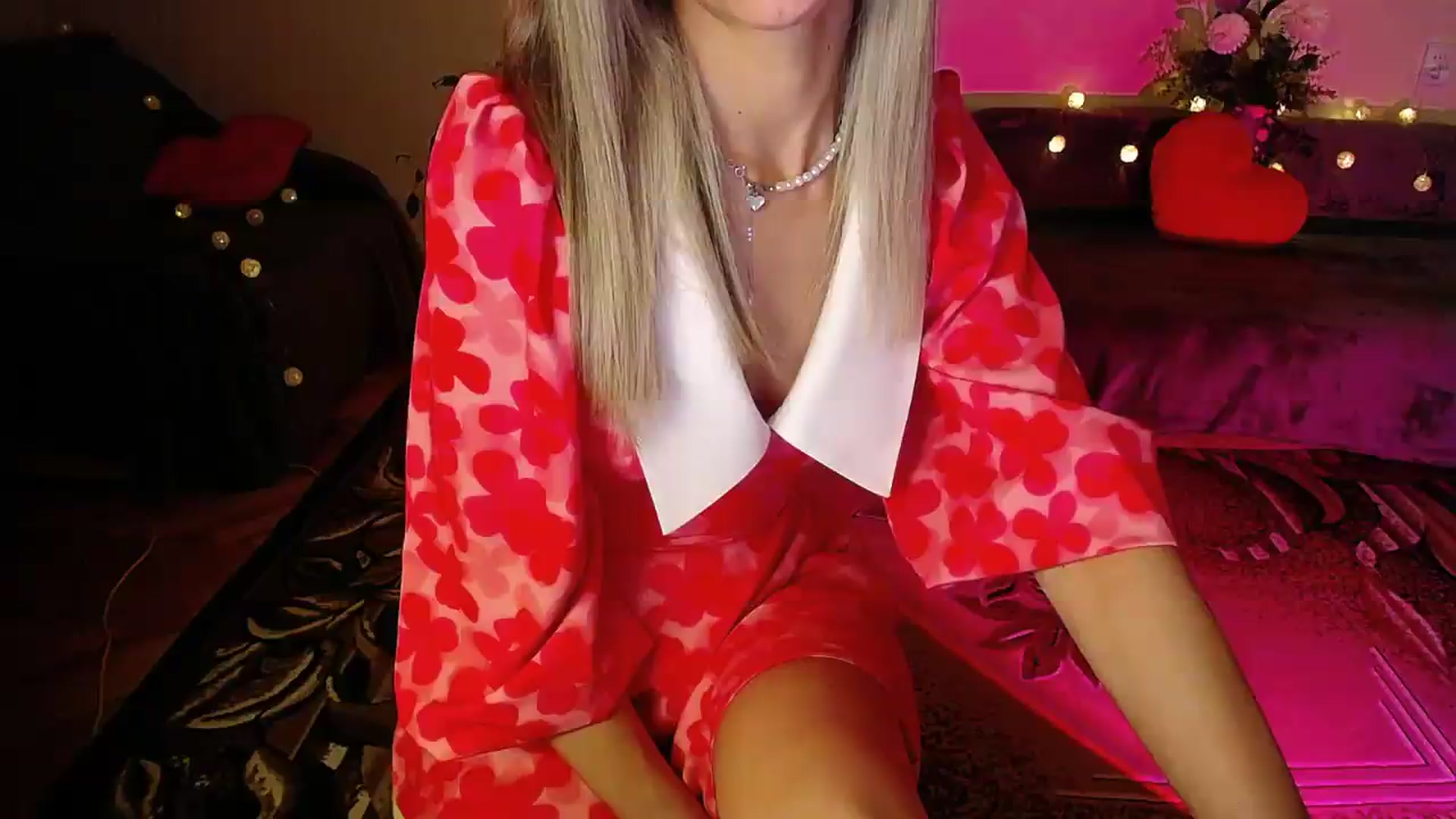 Gallery image thumbnail from Sunshine_alis's myfreecams stream on, 09/09/2026, 20:39 image 16 of 20