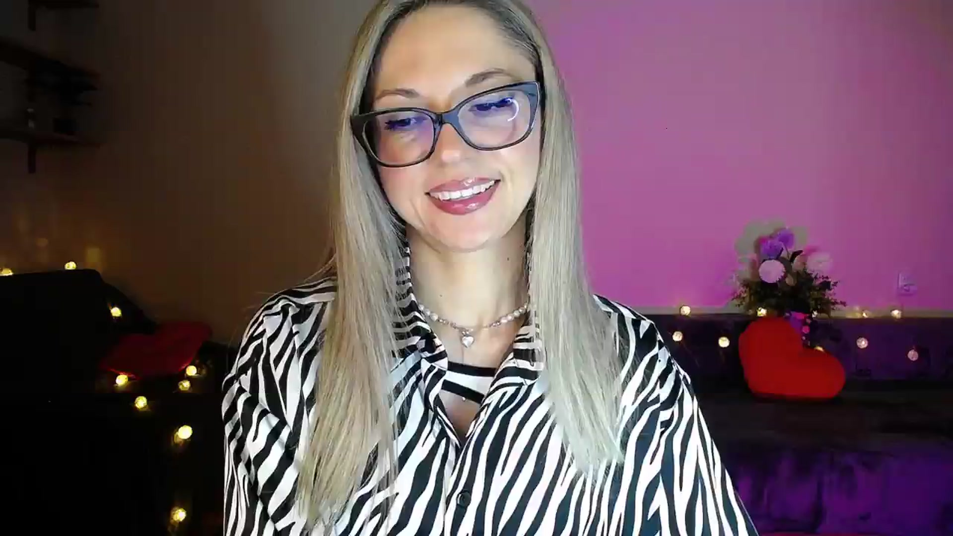Gallery image thumbnail from Sunshine_alis's myfreecams stream on, 09/10/2026, 21:00 image 2 of 20