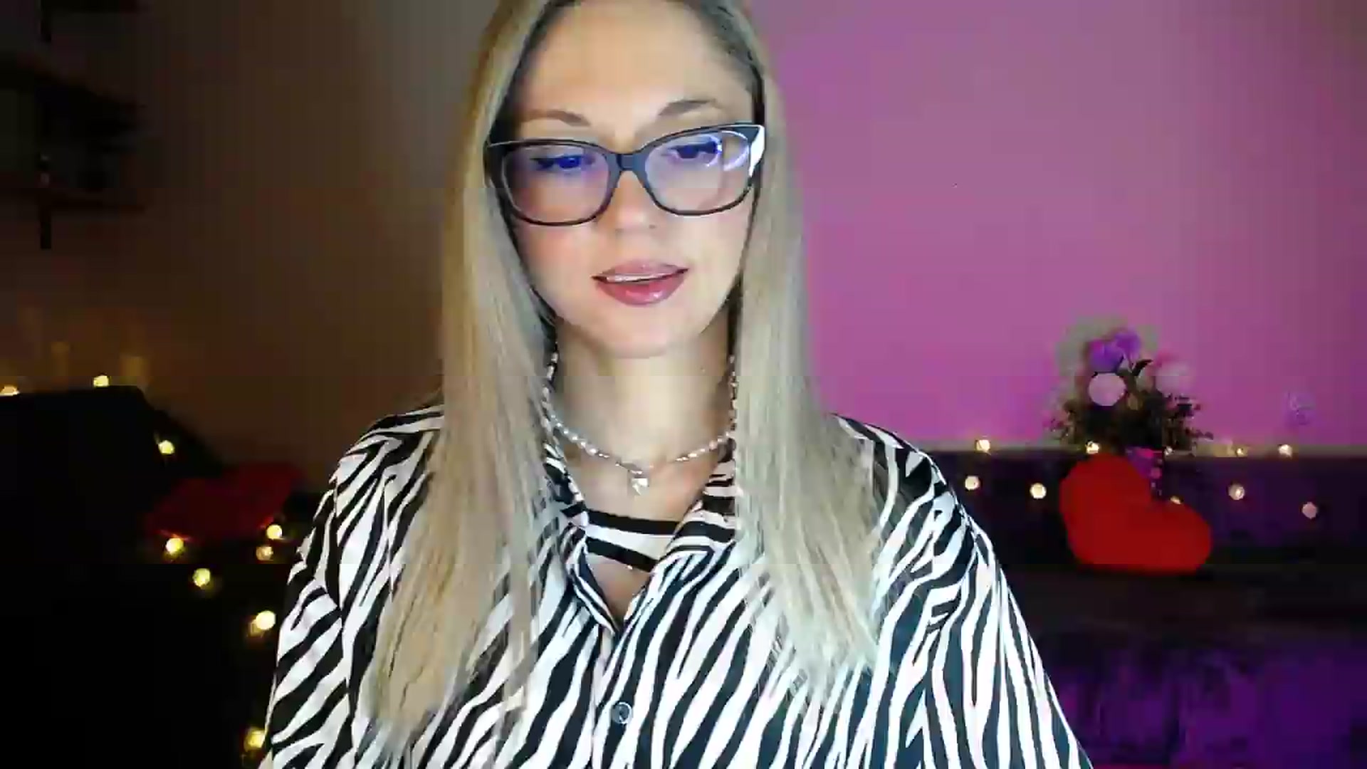 Gallery image thumbnail from Sunshine_alis's myfreecams stream on, 09/10/2026, 21:00 image 1 of 20