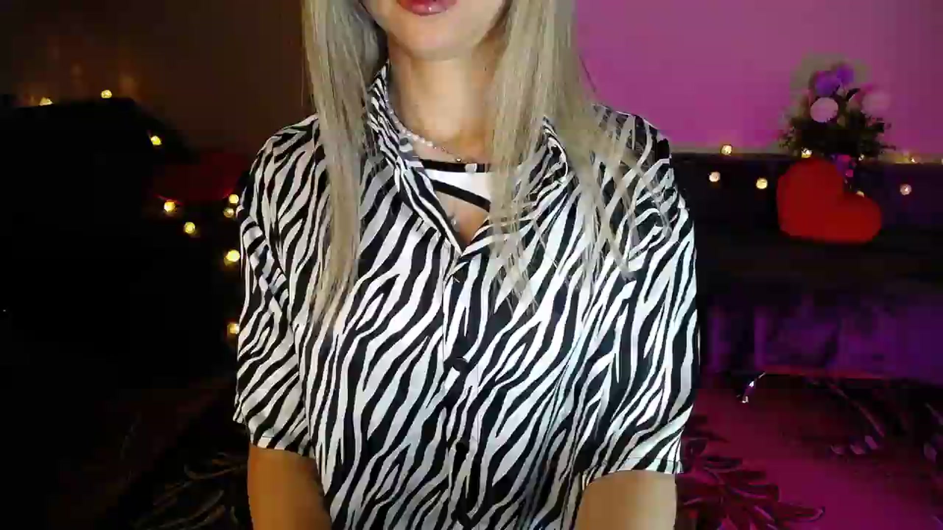 Gallery image thumbnail from Sunshine_alis's myfreecams stream on, 09/10/2026, 21:00 image 17 of 20