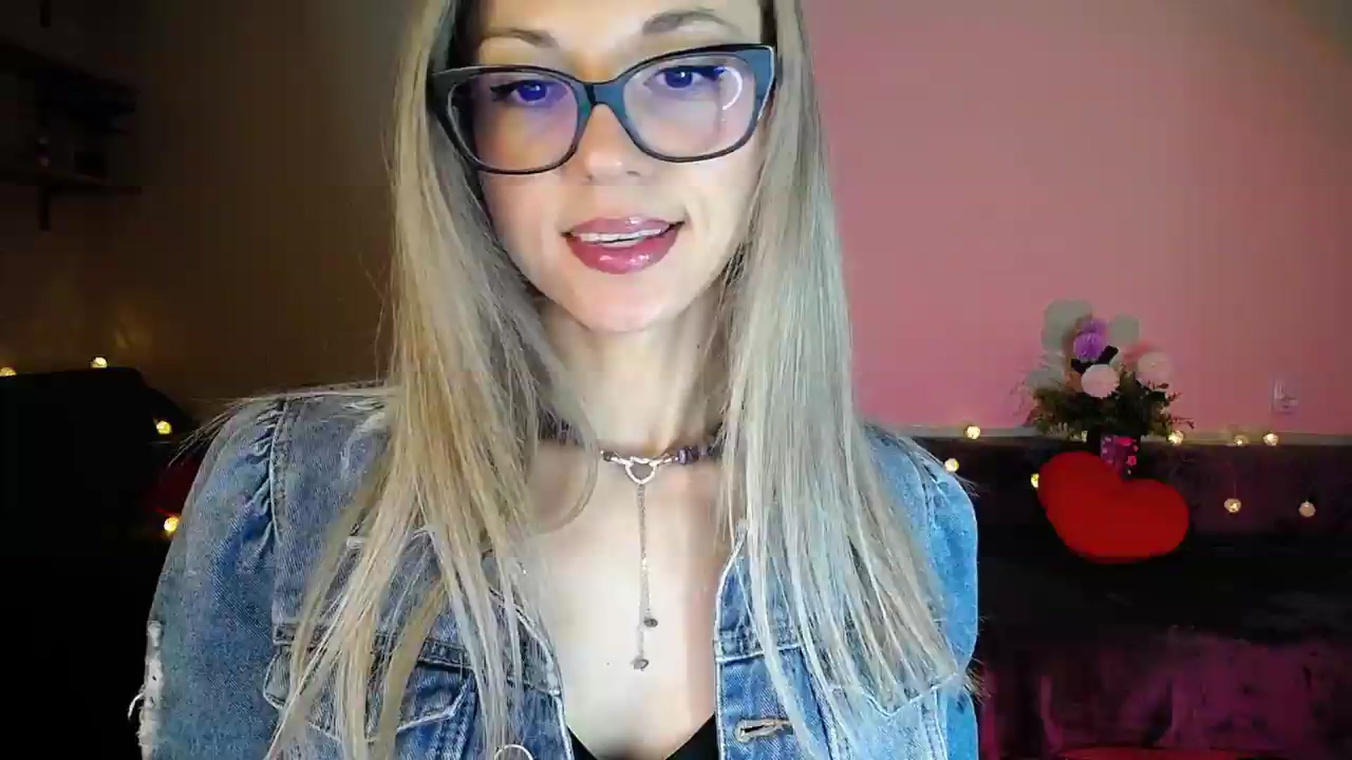 Gallery image thumbnail from Sunshine_alis's myfreecams stream on, 09/12/2026, 21:05 image 3 of 20
