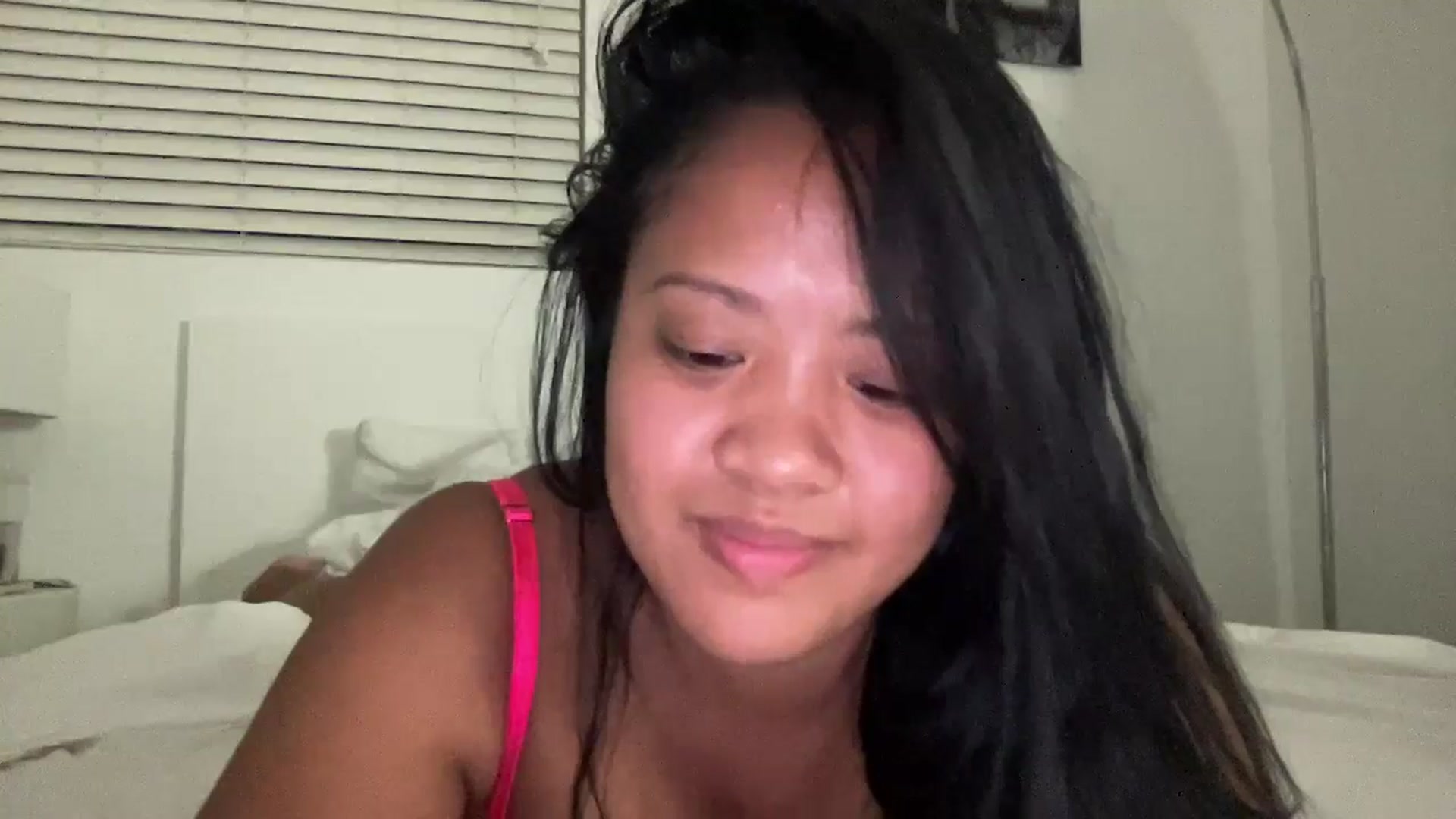 Gallery image thumbnail from Sunshinegrl6's myfreecams stream on, 07/24/2024, 08:13 image 12 of 20