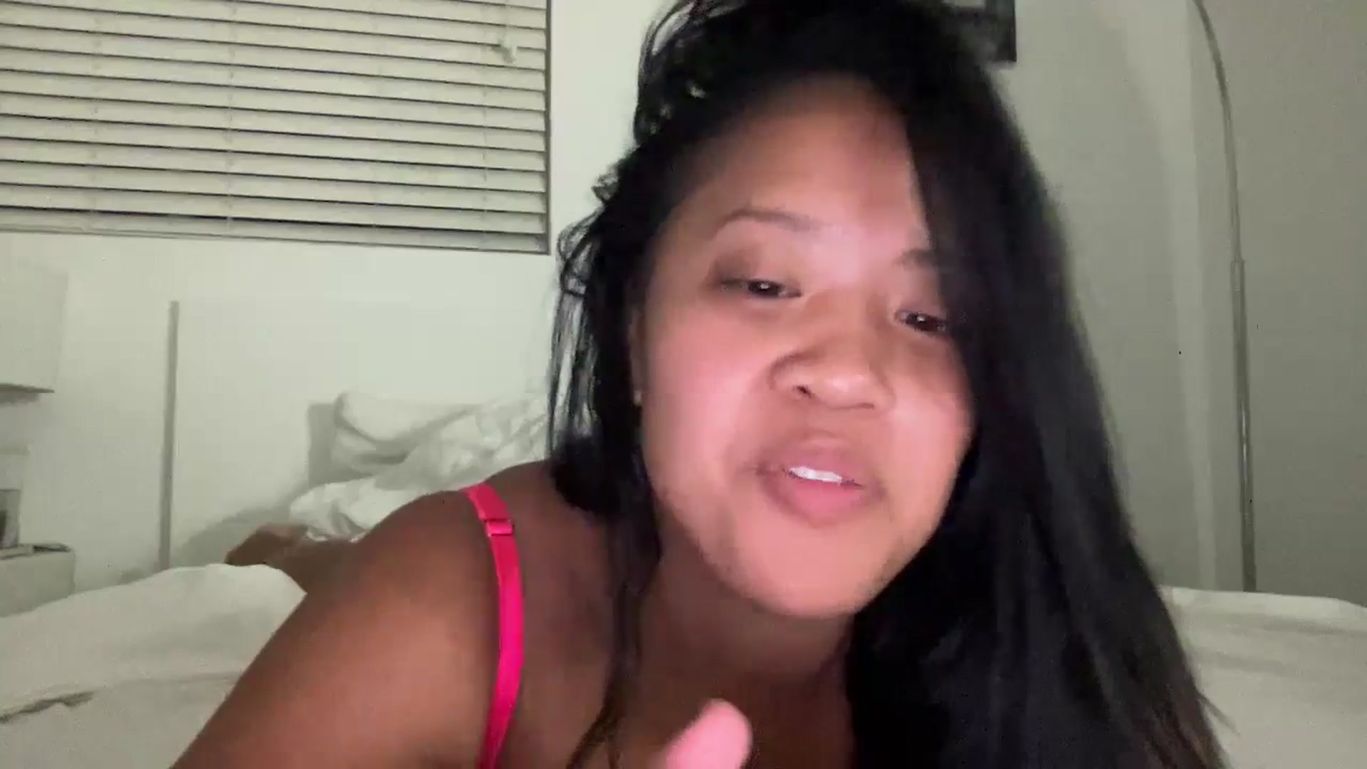 Gallery image thumbnail from Sunshinegrl6's myfreecams stream on, 07/24/2024, 08:13 image 13 of 20