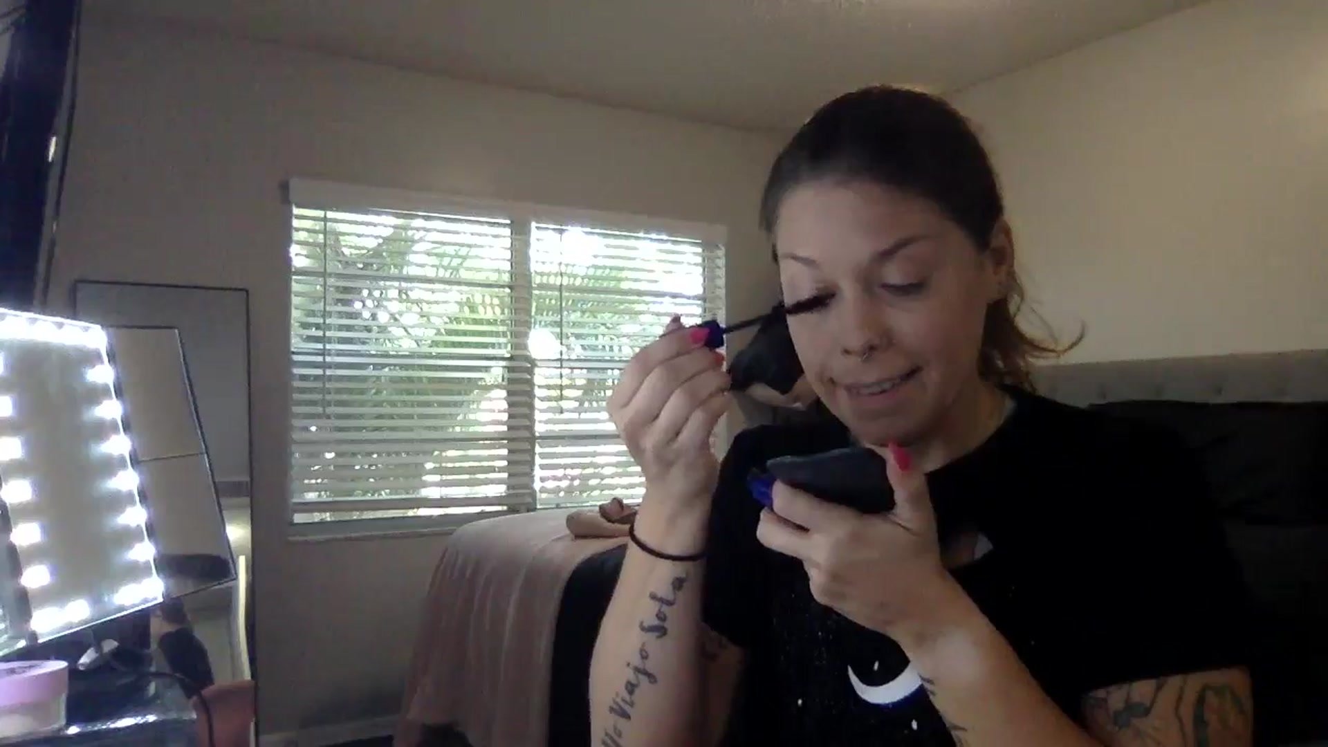 Gallery image thumbnail from Sunshinejedi's myfreecams stream on, 04/15/2025, 14:03 image 6 of 20
