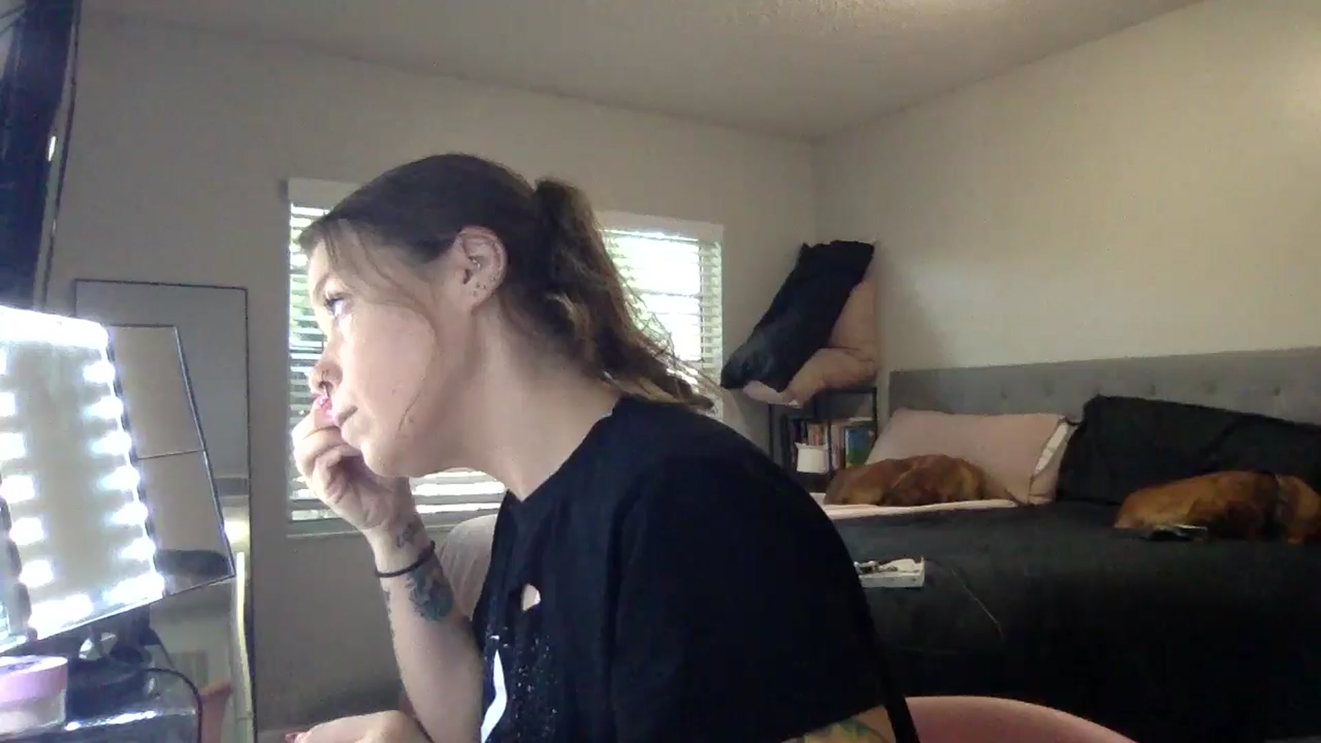 Gallery image thumbnail from Sunshinejedi's myfreecams stream on, 04/15/2025, 14:03 image 15 of 20