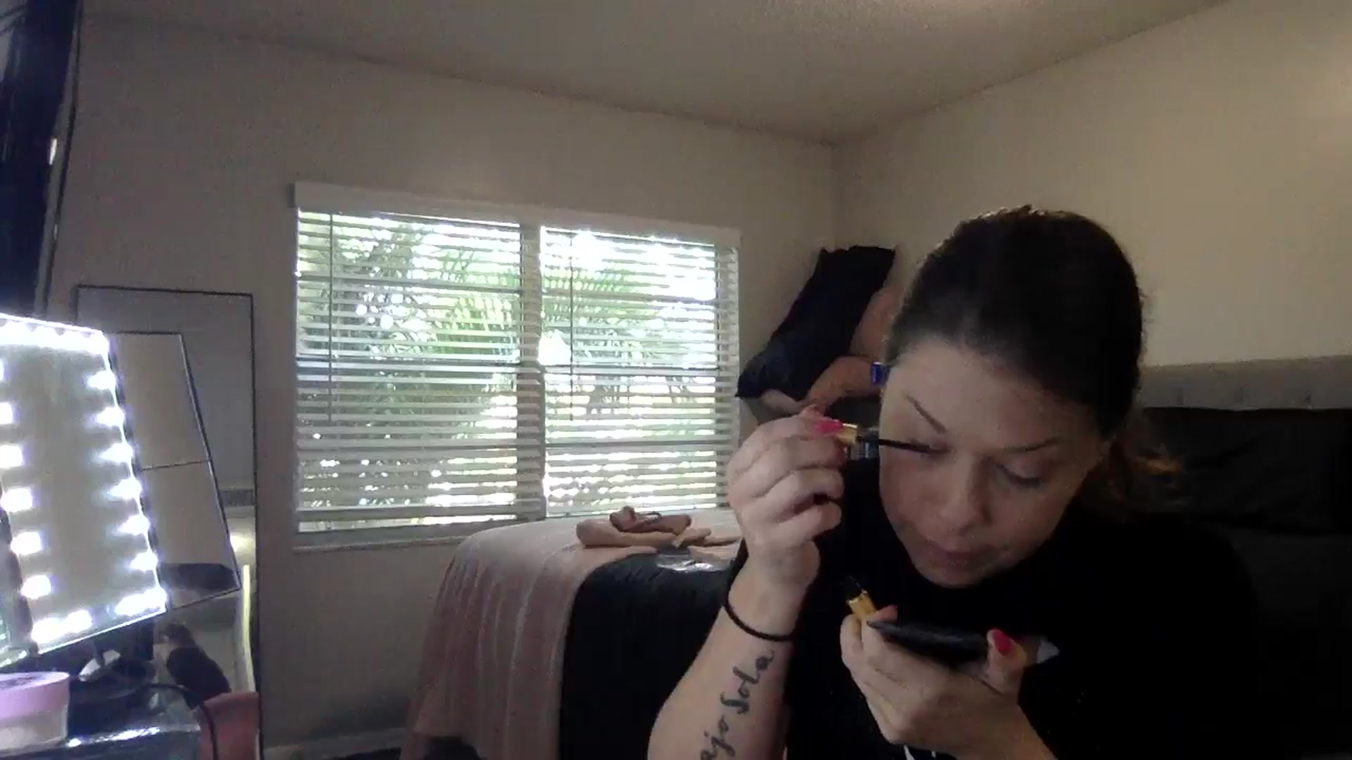 Gallery image thumbnail from Sunshinejedi's myfreecams stream on, 04/15/2025, 14:03 image 2 of 20