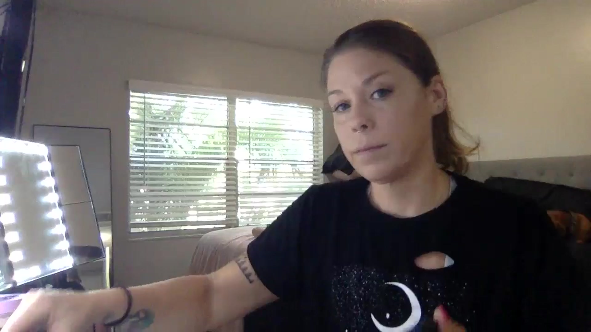 Gallery image thumbnail from Sunshinejedi's myfreecams stream on, 04/15/2025, 14:03 image 13 of 20