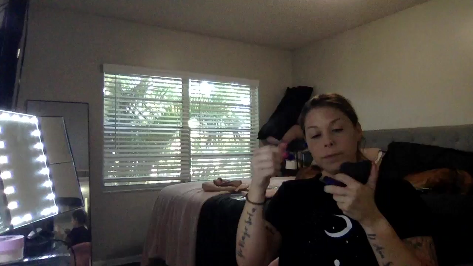 Gallery image thumbnail from Sunshinejedi's myfreecams stream on, 04/15/2025, 14:03 image 12 of 20