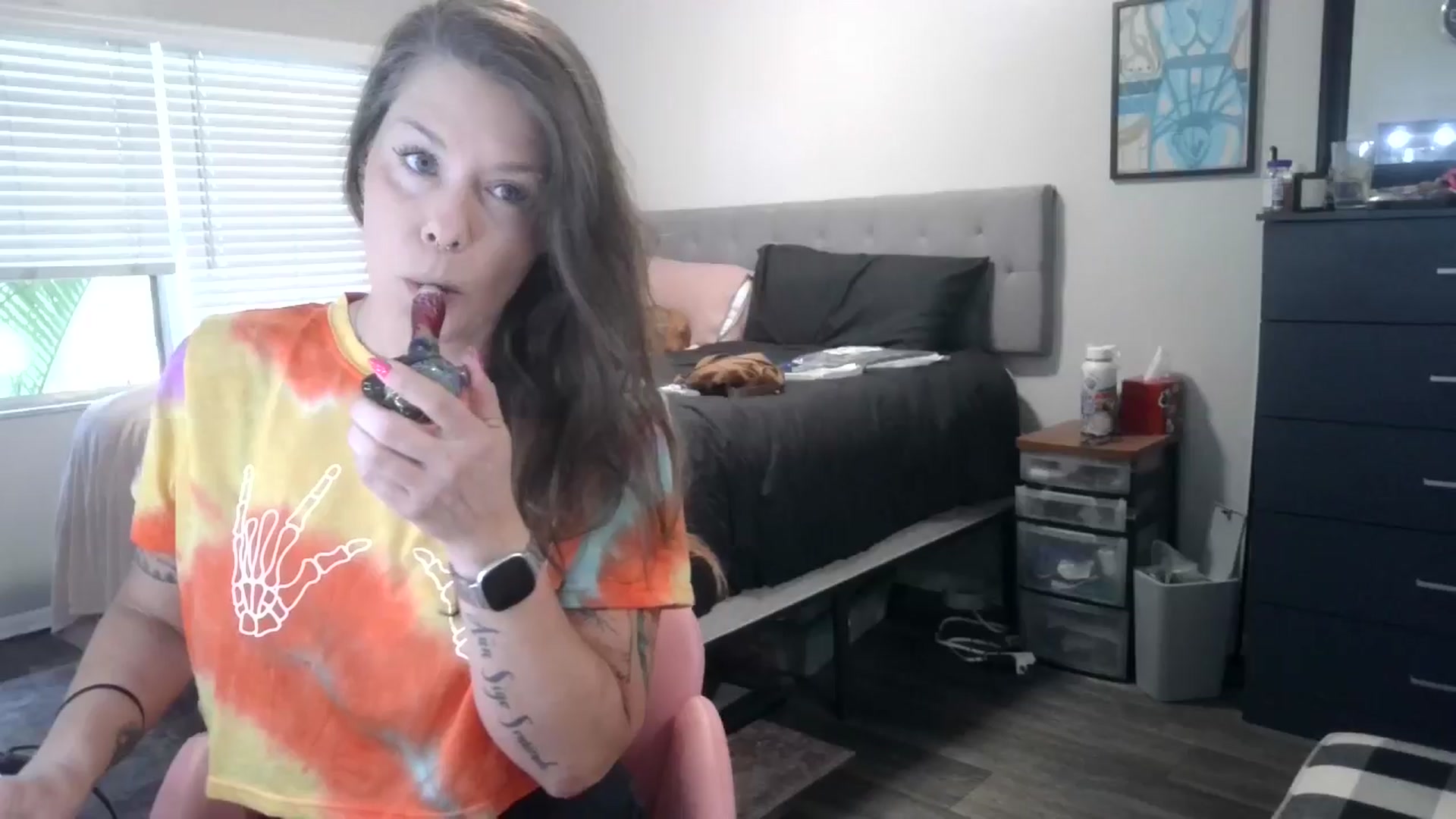 Gallery image thumbnail from Sunshinejedi's myfreecams stream on, 04/16/2025, 14:25 image 16 of 20