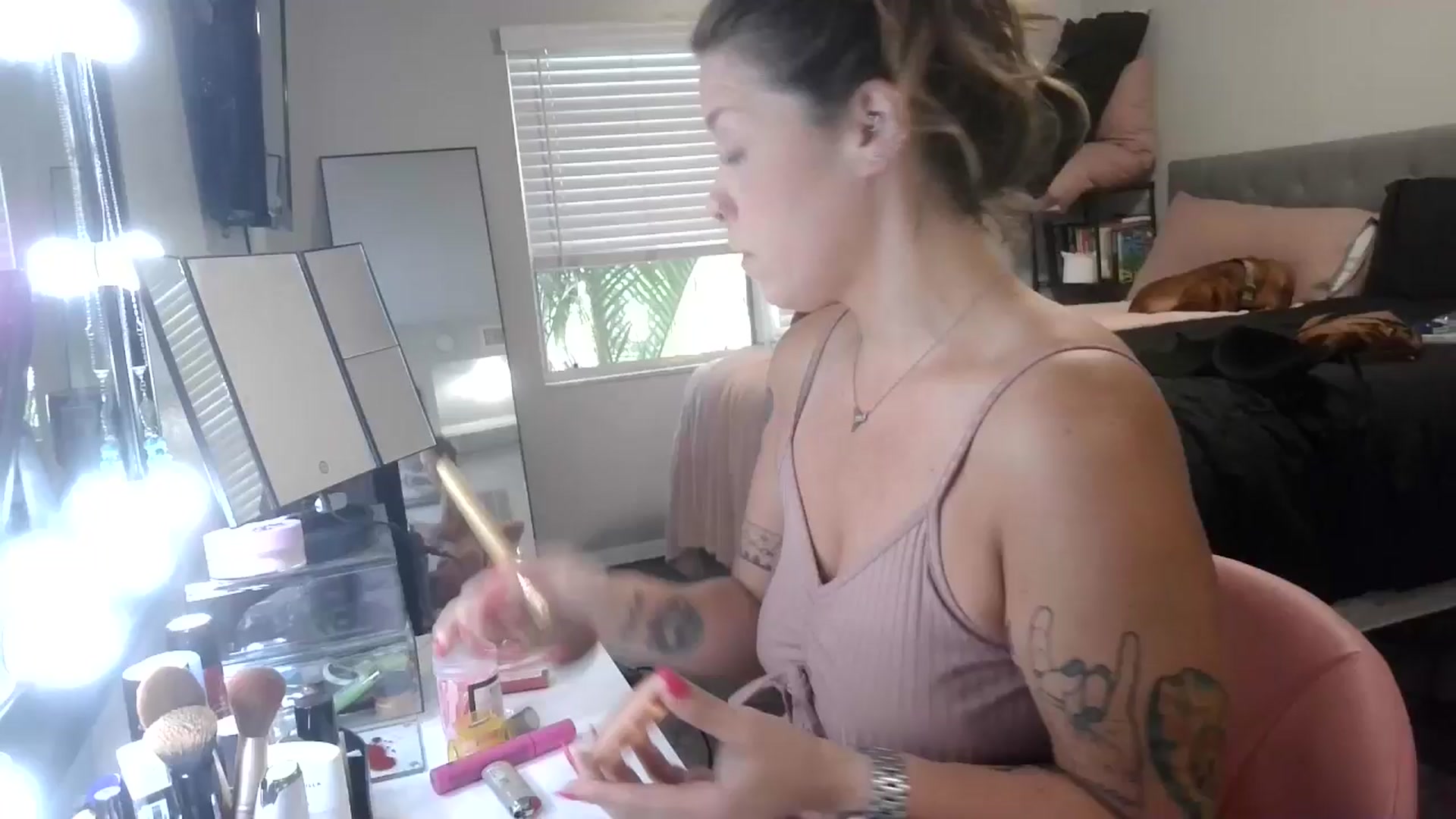 Gallery image thumbnail from Sunshinejedi's myfreecams stream on, 04/16/2025, 14:25 image 1 of 20
