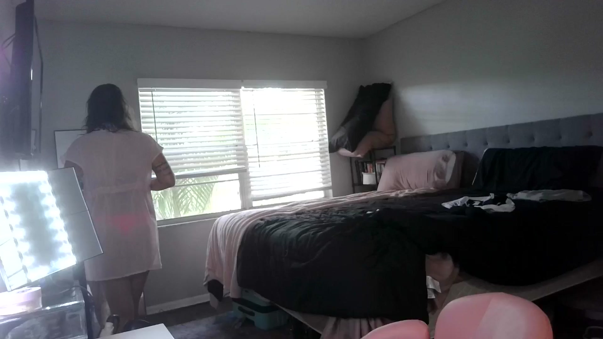 Gallery image thumbnail from Sunshinejedi's myfreecams stream on, 04/20/2025, 17:49 image 19 of 20